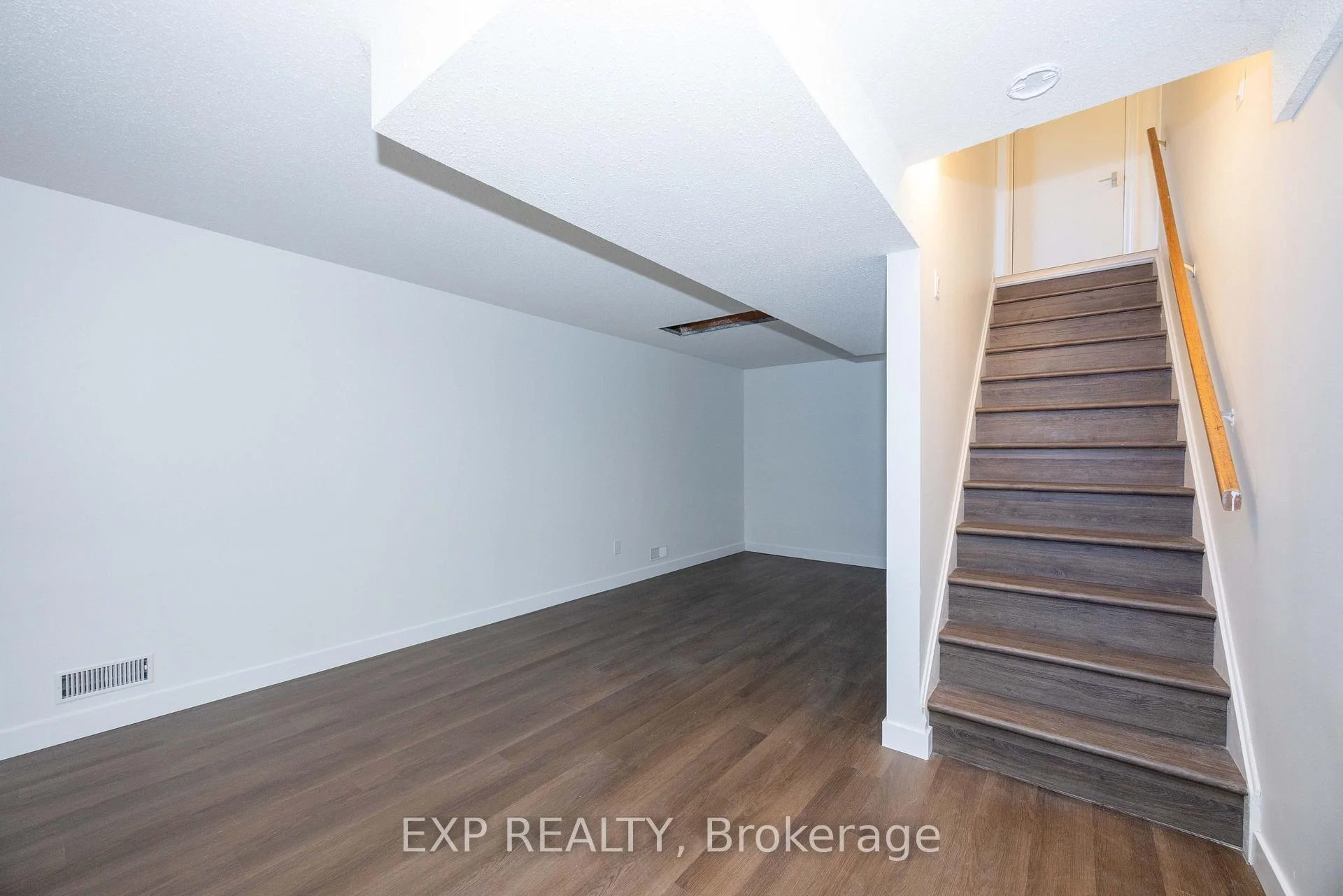 Photo 94 of 14 Carr Crescent, Ottawa, Kanata - Beaverbrook — HOMEH
