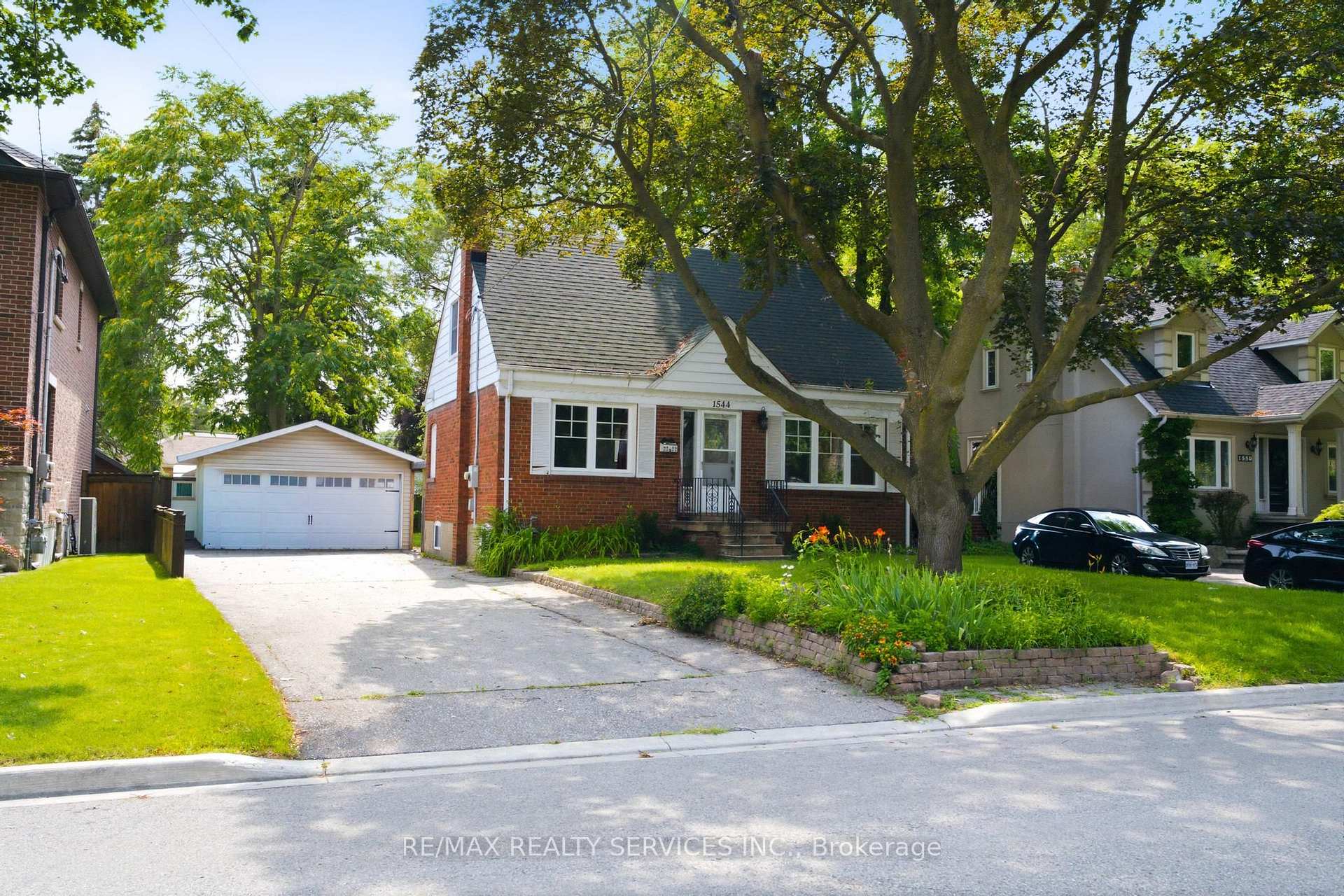 Photo 5 of 1544 Alexandra Boulevard, Mississauga, Lakeview — HOMEH