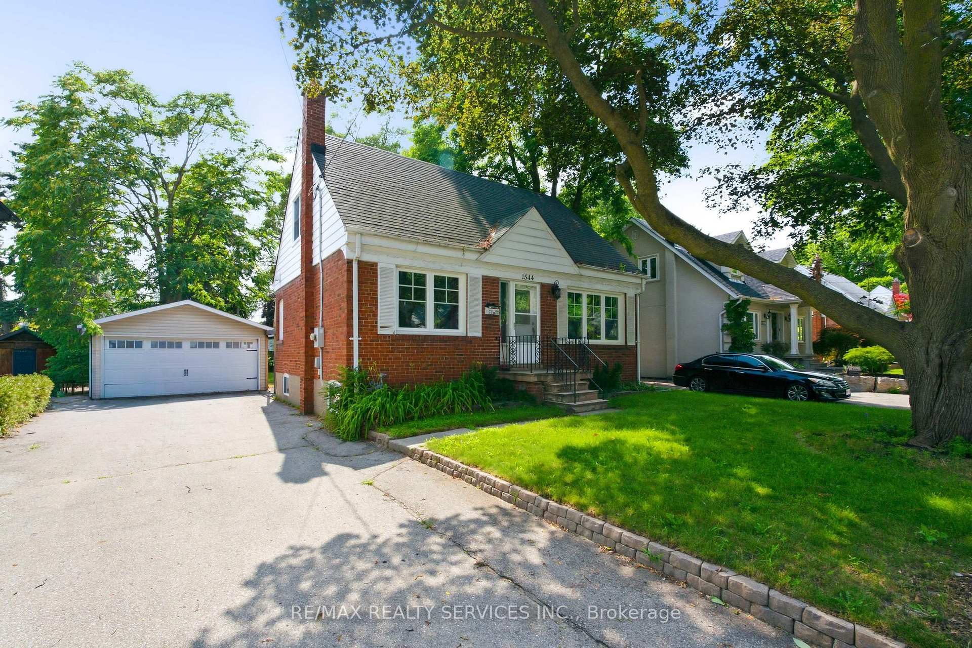 Photo 6 of 1544 Alexandra Boulevard, Mississauga, Lakeview — HOMEH