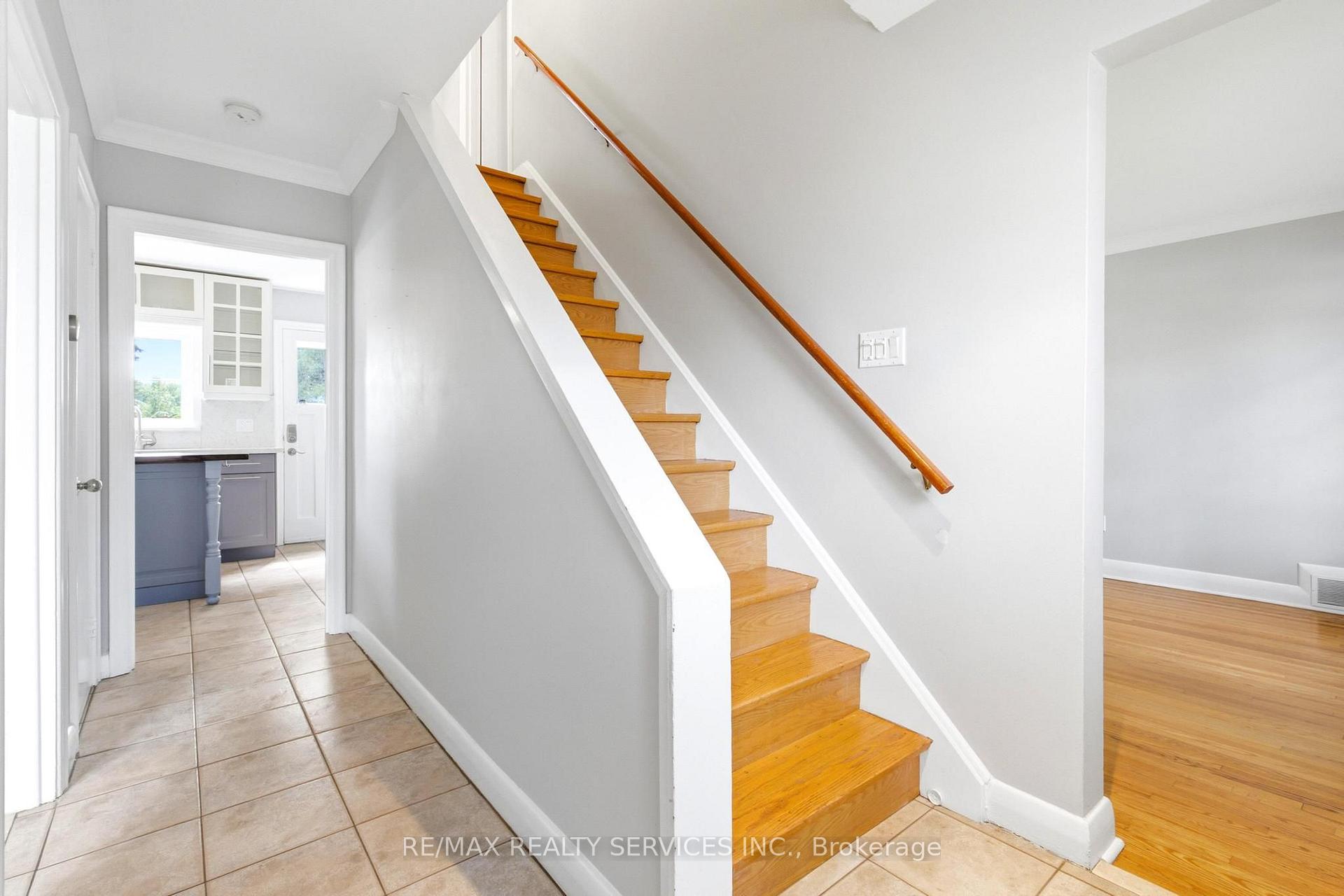 Photo 9 of 1544 Alexandra Boulevard, Mississauga, Lakeview — HOMEH