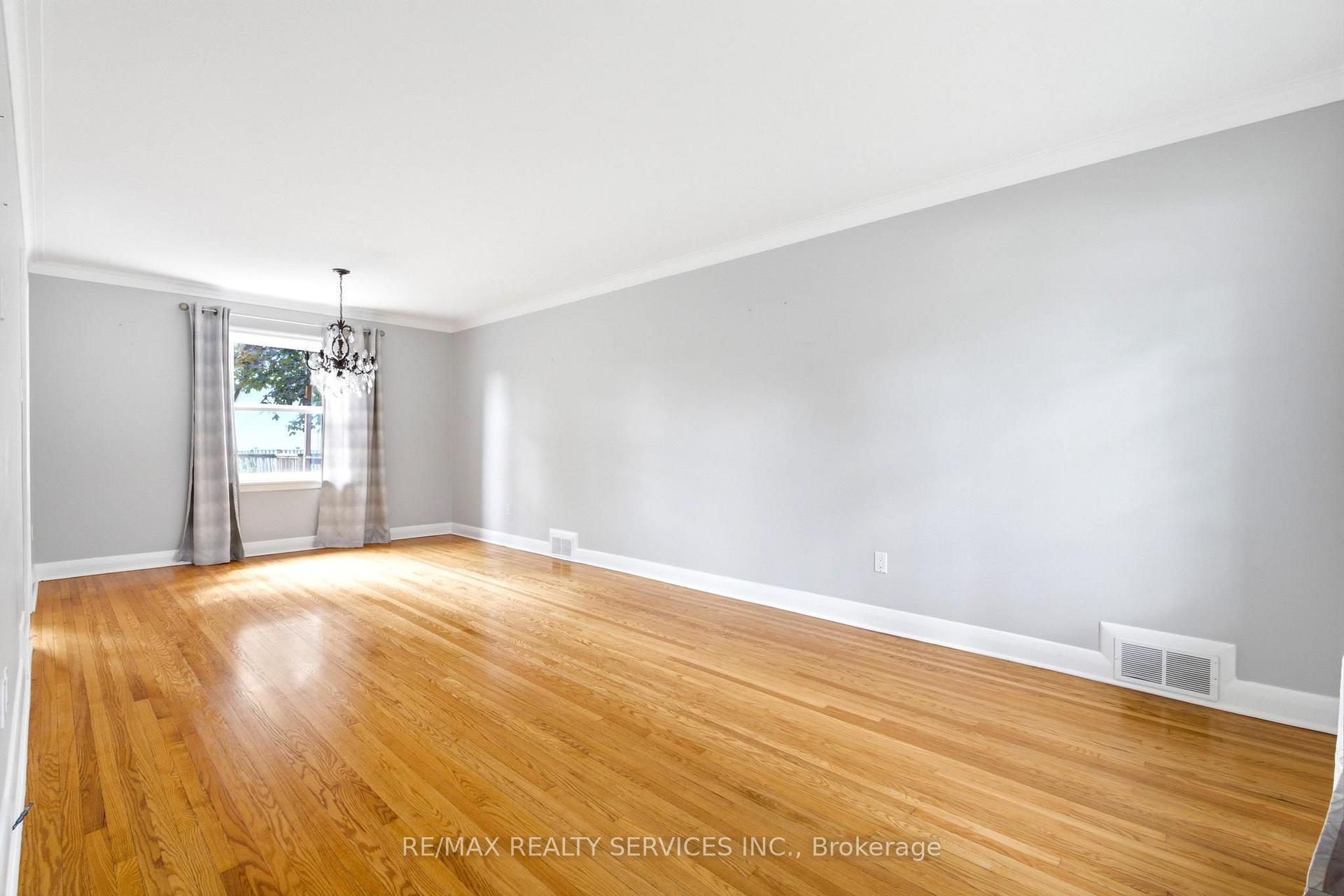 Photo 10 of 1544 Alexandra Boulevard, Mississauga, Lakeview — HOMEH