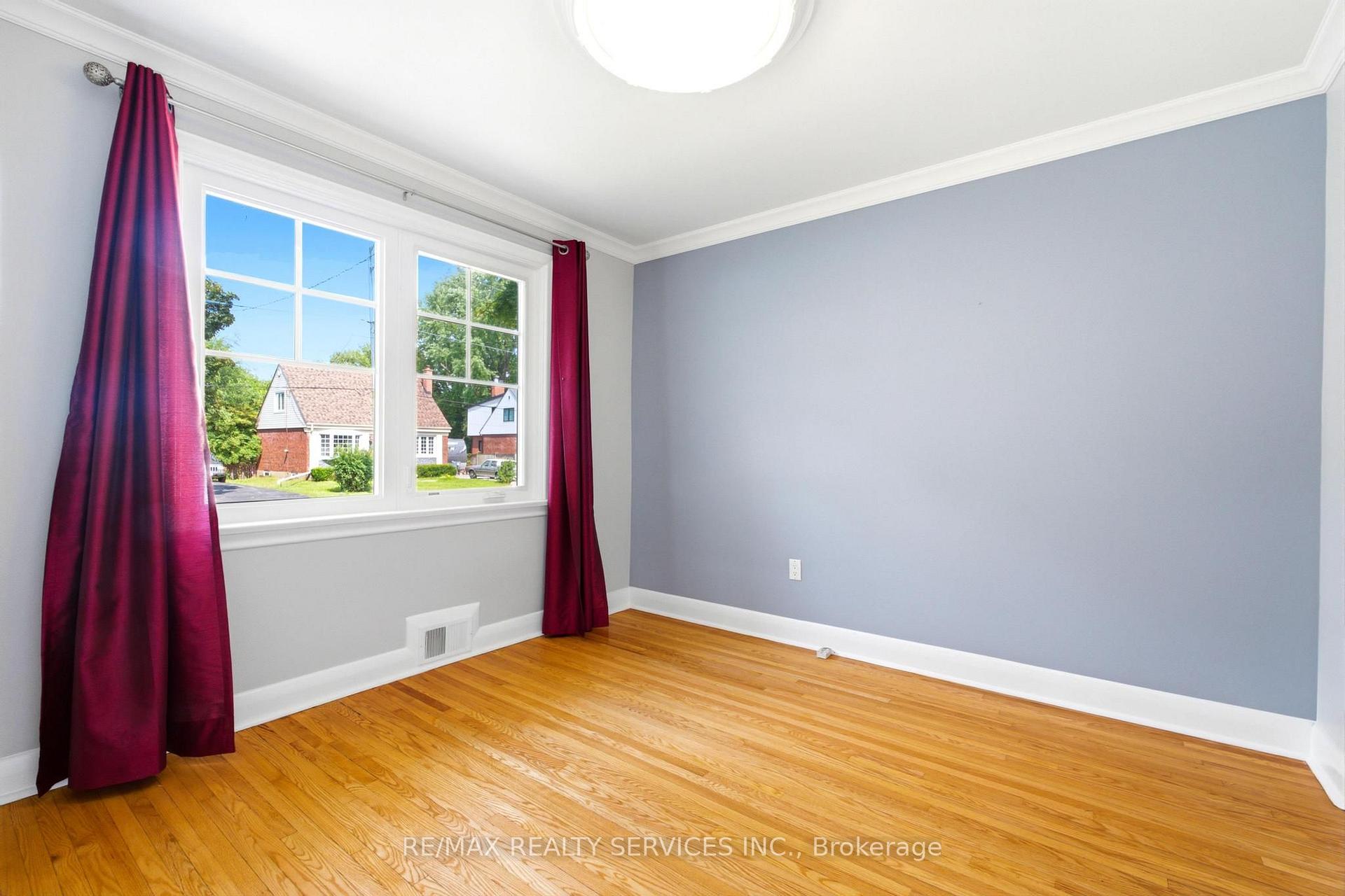 Photo 12 of 1544 Alexandra Boulevard, Mississauga, Lakeview — HOMEH