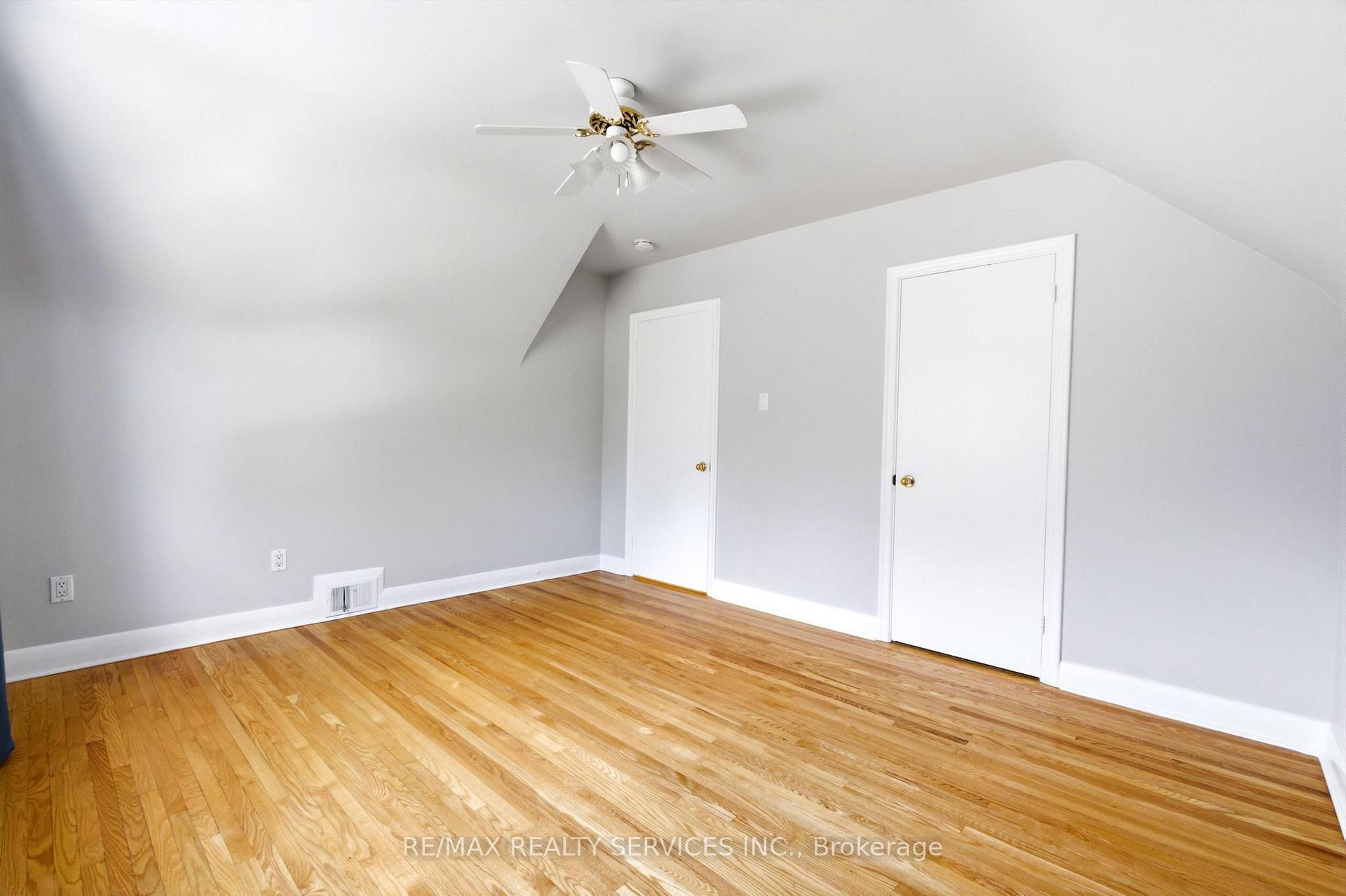 Photo 17 of 1544 Alexandra Boulevard, Mississauga, Lakeview — HOMEH