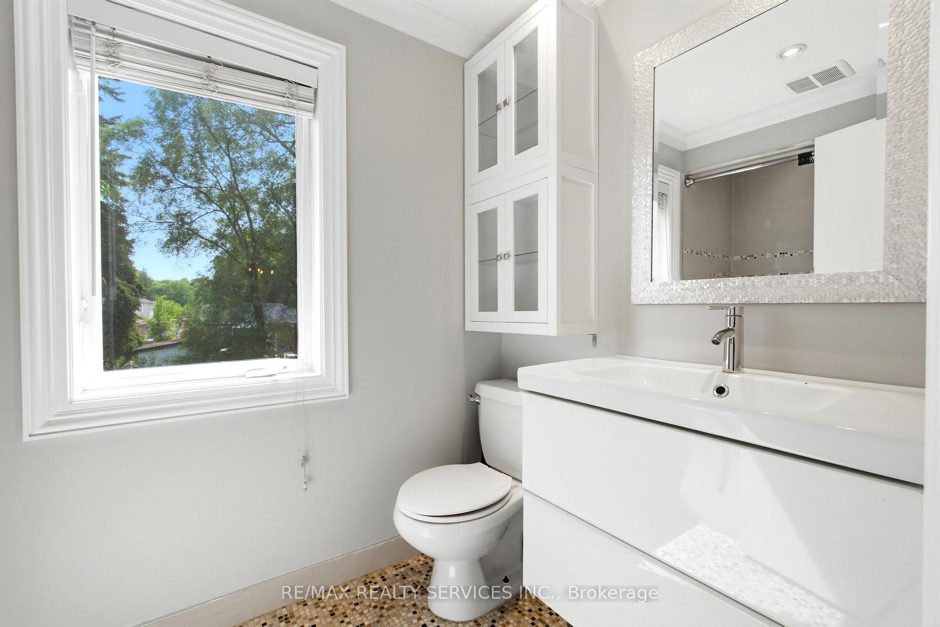 Photo 18 of 1544 Alexandra Boulevard, Mississauga, Lakeview — HOMEH