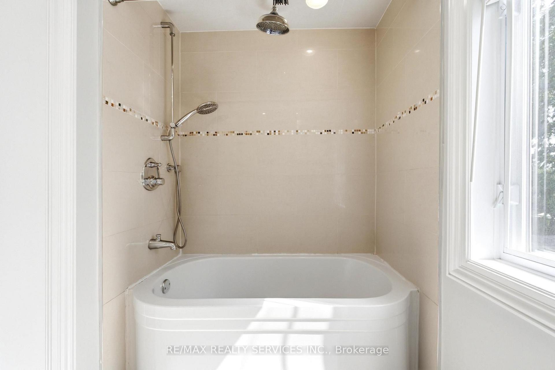 Photo 19 of 1544 Alexandra Boulevard, Mississauga, Lakeview — HOMEH