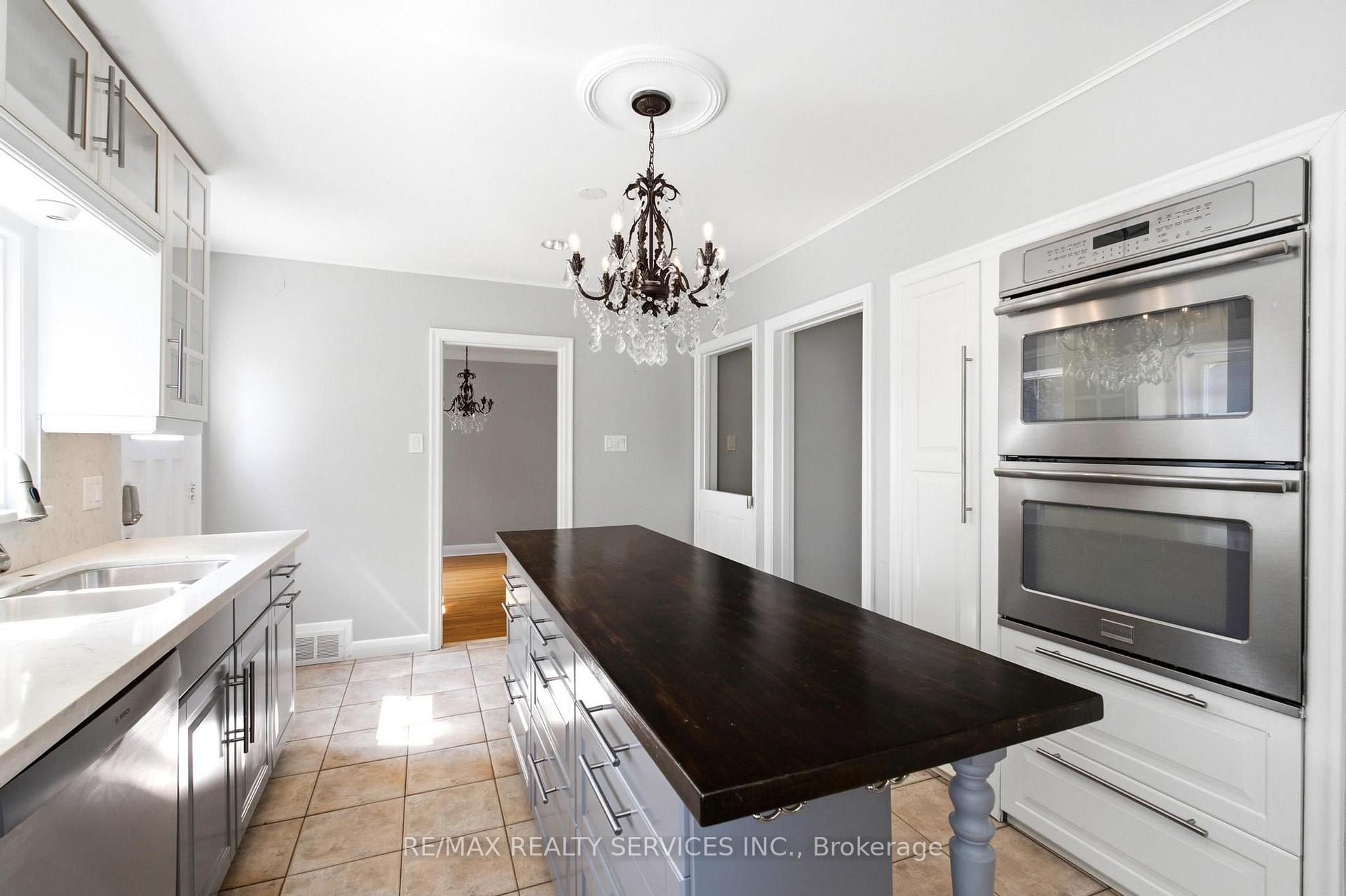 Photo 24 of 1544 Alexandra Boulevard, Mississauga, Lakeview — HOMEH