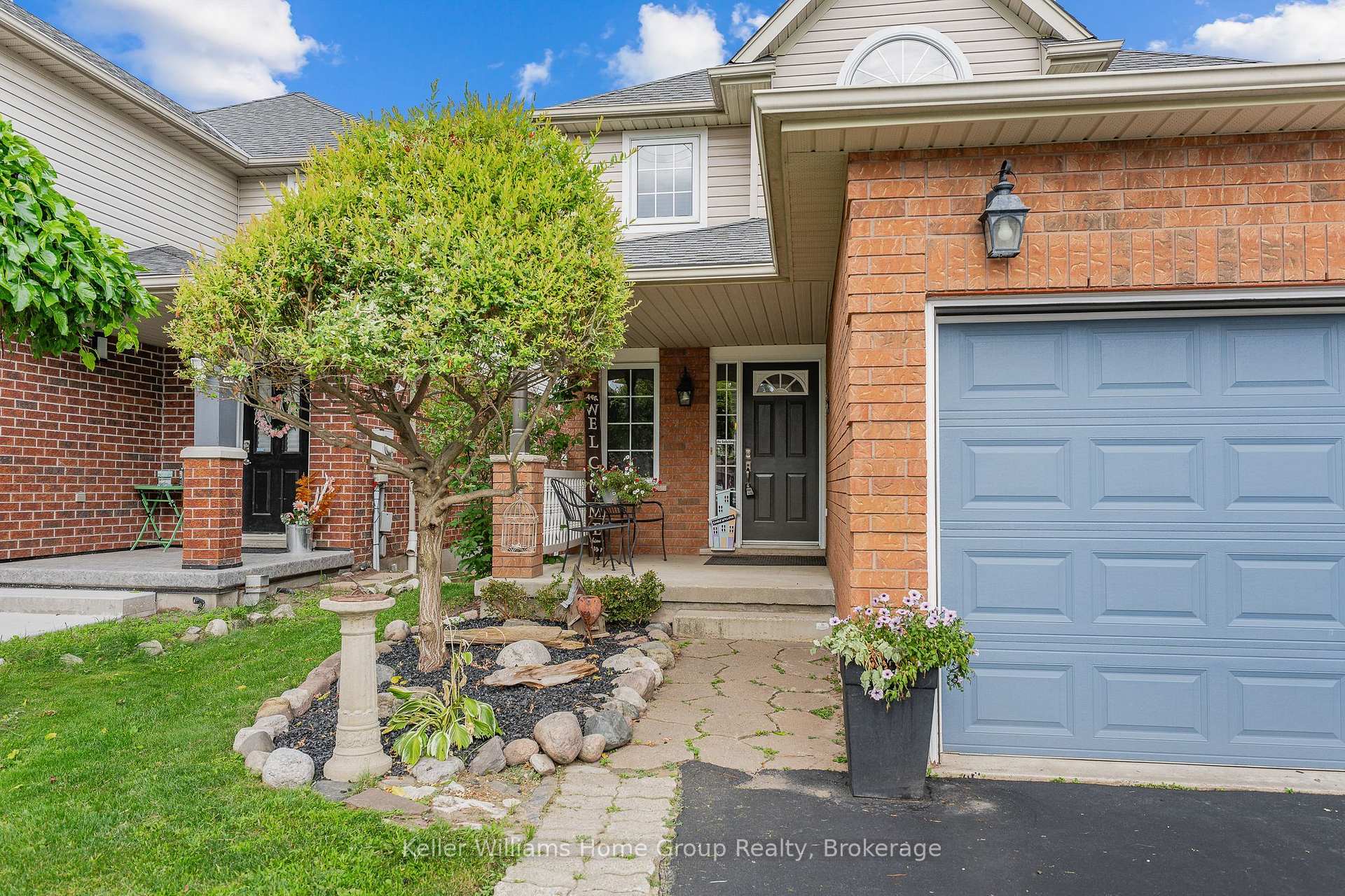 Photo 10 of 479 Doon S Drive E, Kitchener, Doon South — HOMEH