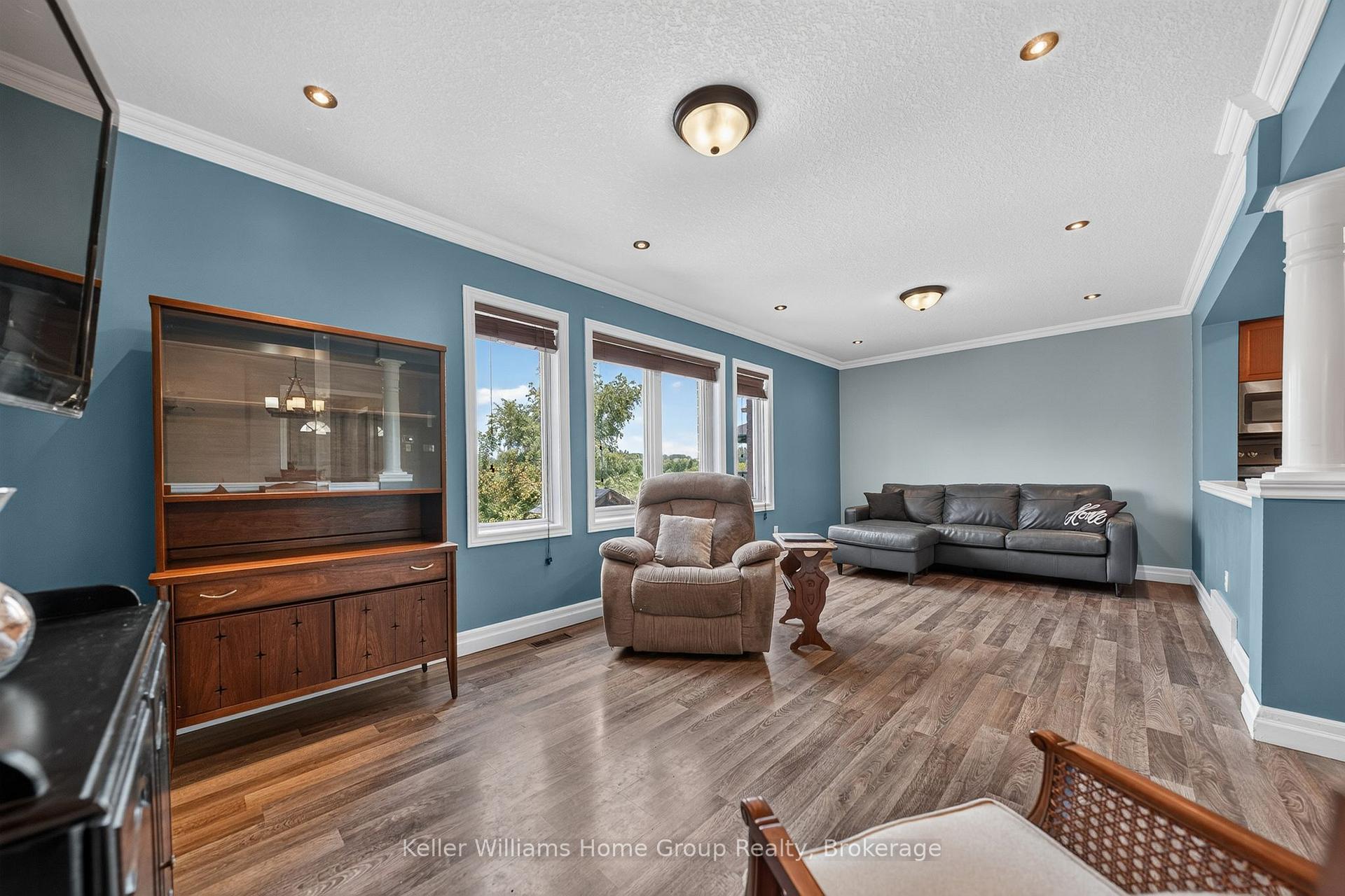 Photo 20 of 479 Doon S Drive E, Kitchener, Doon South — HOMEH