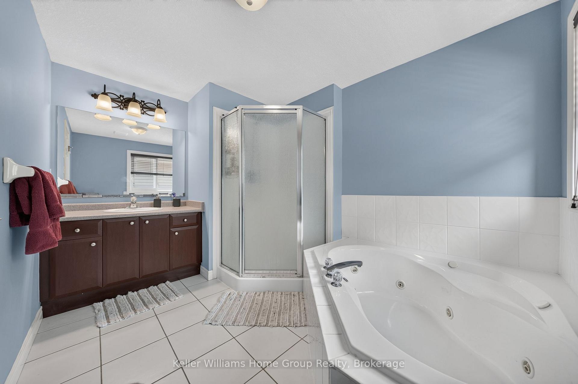 Photo 24 of 479 Doon S Drive E, Kitchener, Doon South — HOMEH