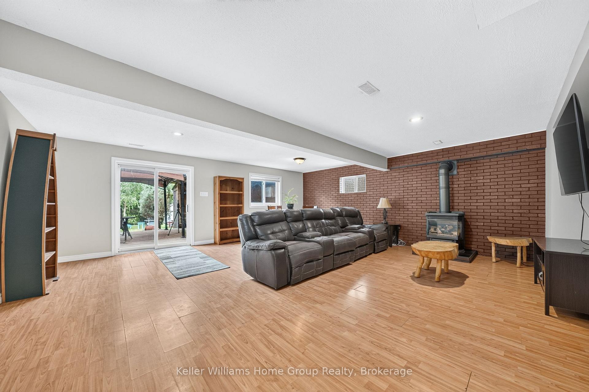 Photo 29 of 479 Doon S Drive E, Kitchener, Doon South — HOMEH