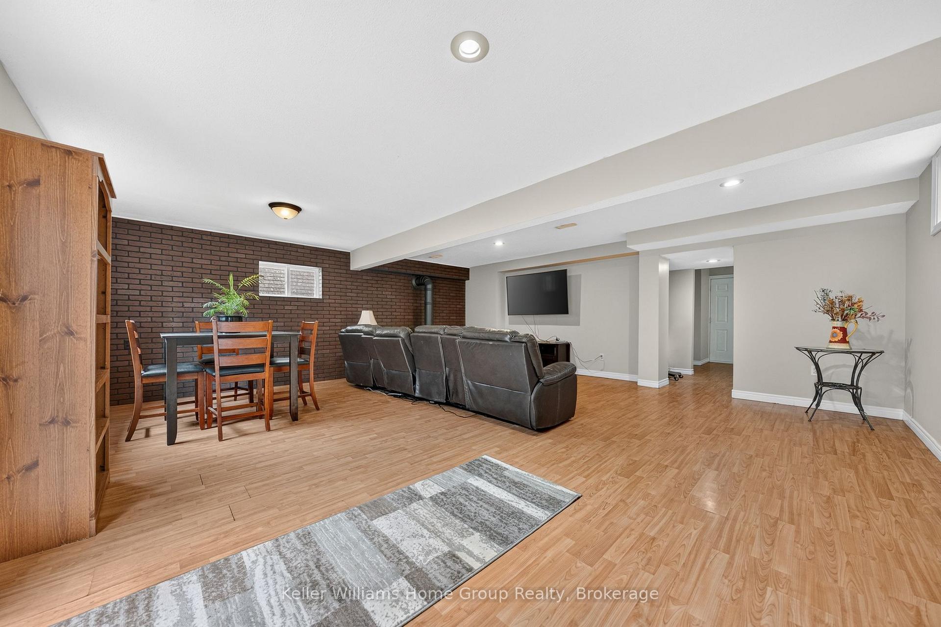 Photo 30 of 479 Doon S Drive E, Kitchener, Doon South — HOMEH