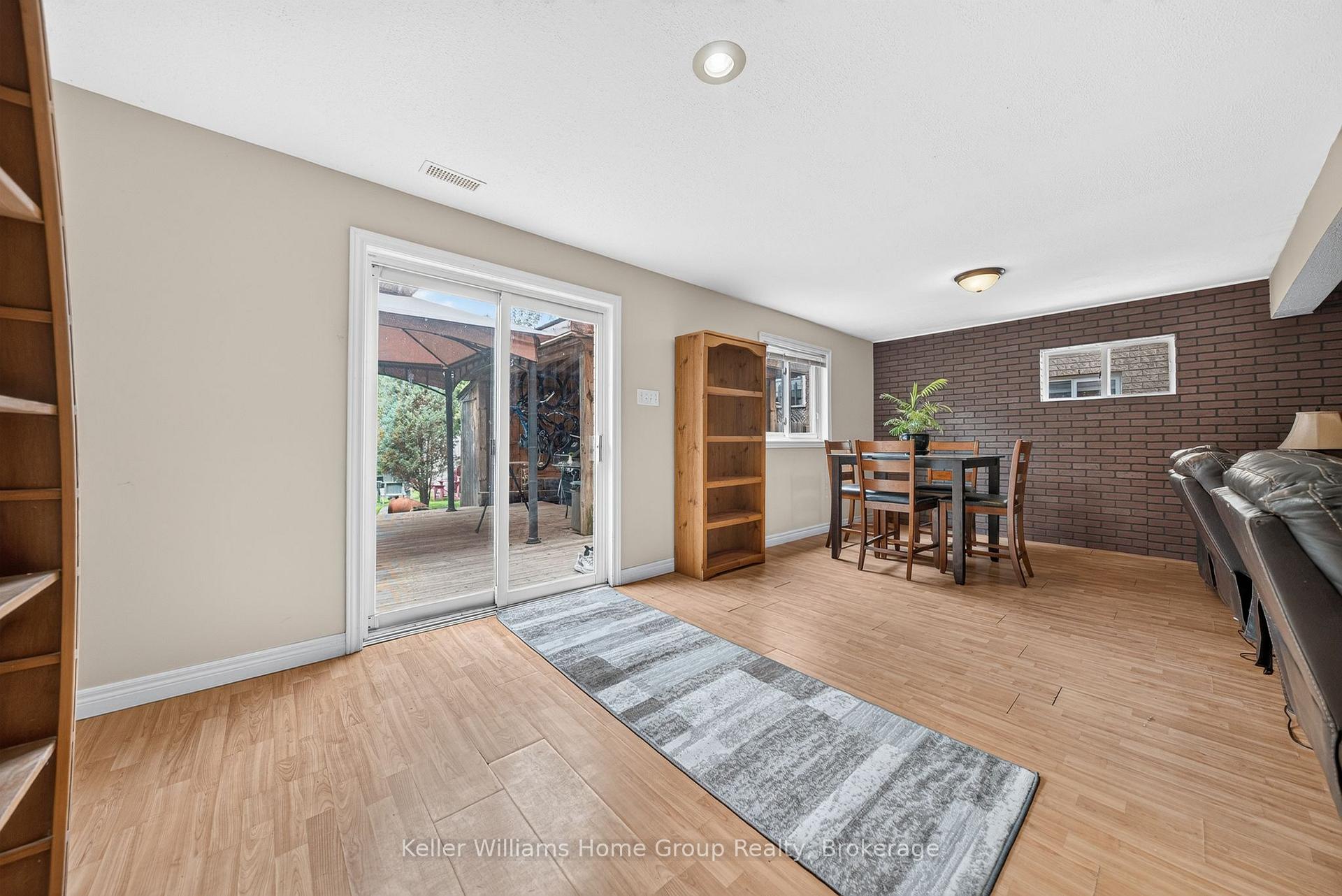 Photo 5 of 479 Doon S Drive E, Kitchener, Doon South — HOMEH