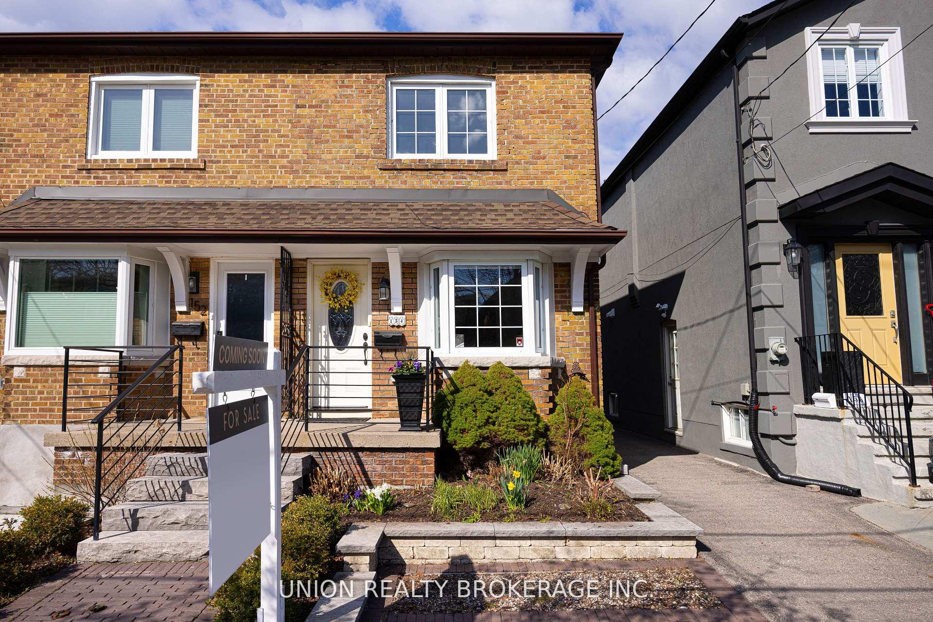 Photo 2 of 154 Blantyre Avenue, Scarborough, Birchcliffe-Cliffside — HOMEH