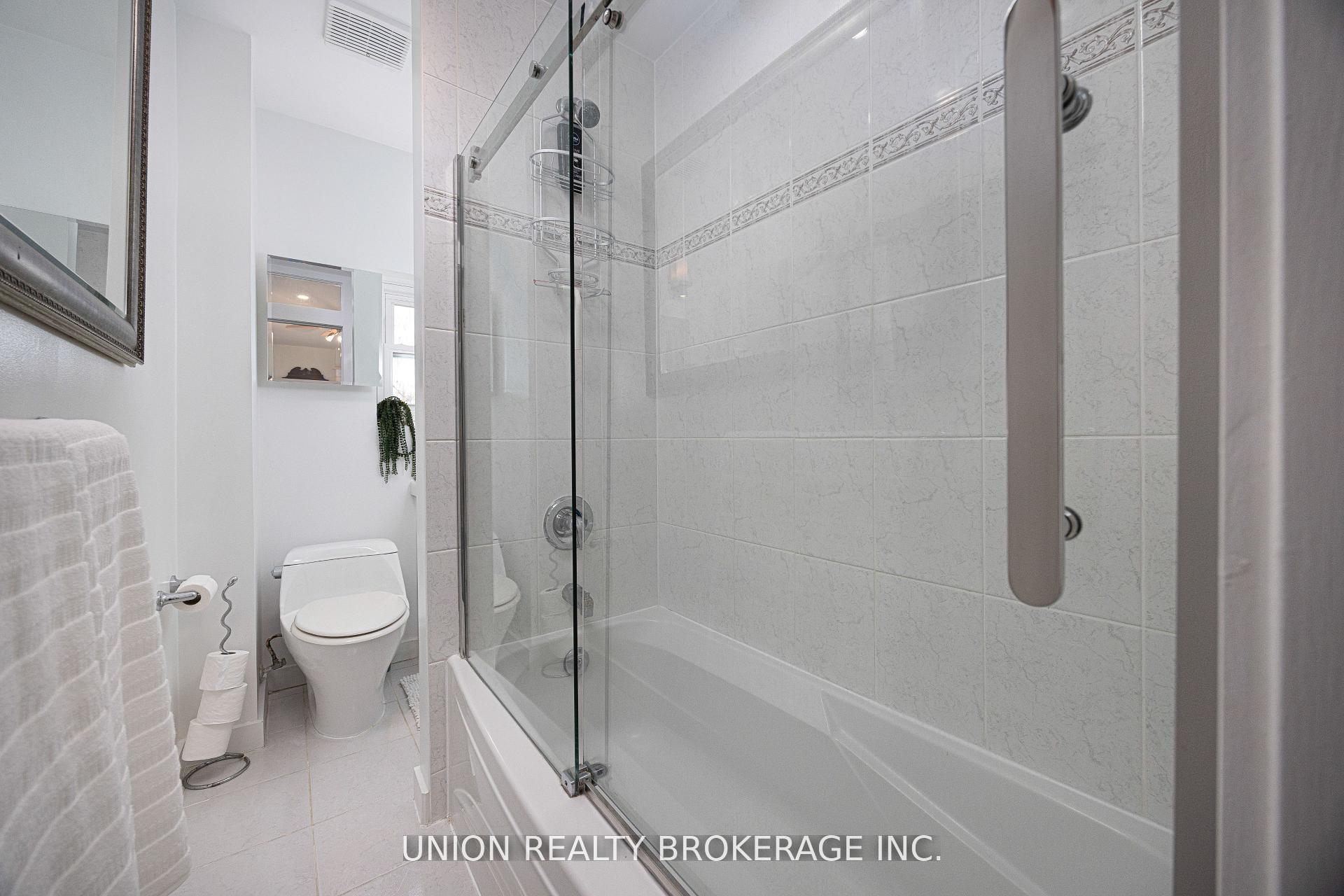 Photo 25 of 154 Blantyre Avenue, Scarborough, Birchcliffe-Cliffside — HOMEH