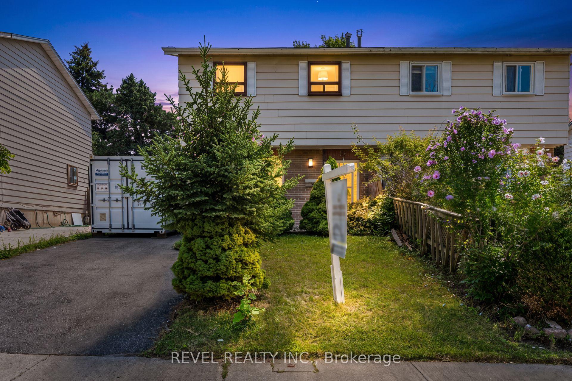 Photo 2 of 24 Bramhall Circle, Brampton, Madoc — HOMEH