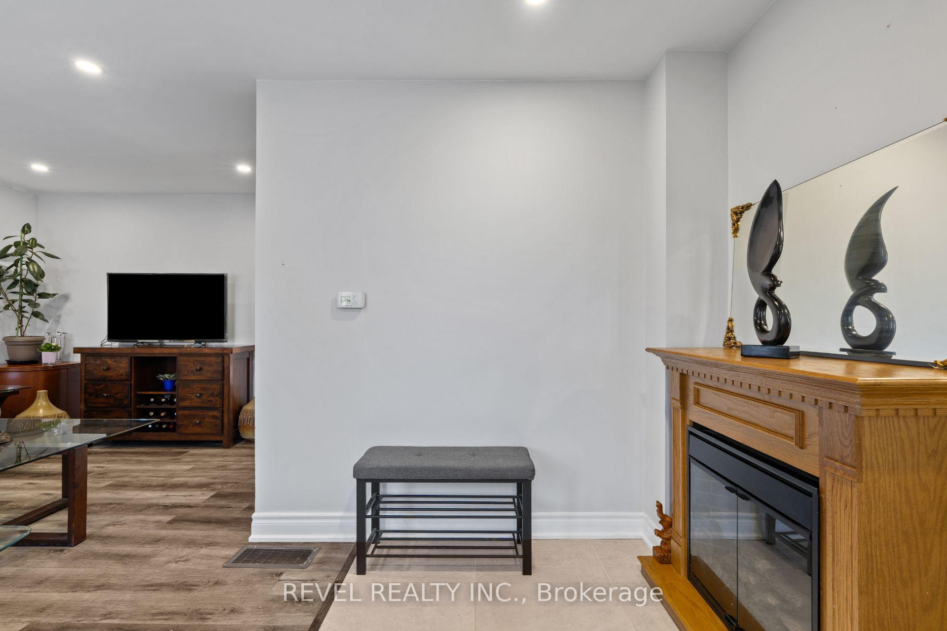 Photo 4 of 24 Bramhall Circle, Brampton, Madoc — HOMEH