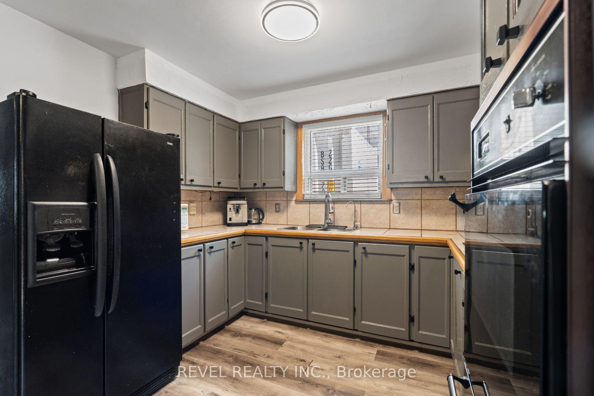 Photo 11 of 24 Bramhall Circle, Brampton, Madoc — HOMEH
