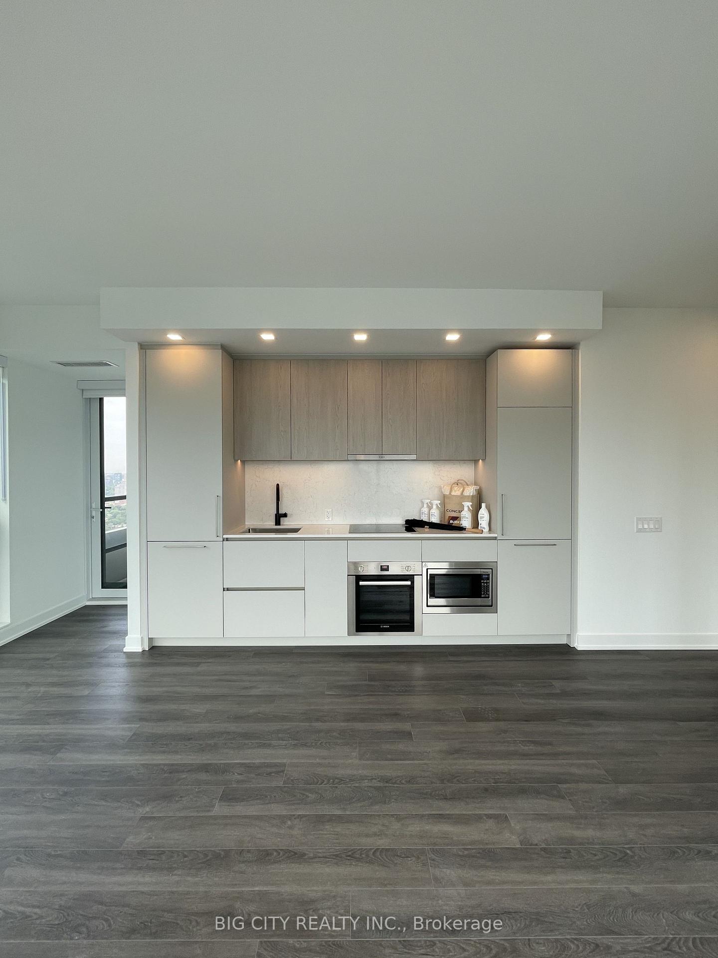 Photo 6 of Unit 4402, 609 Sherbourne Street, Toronto, North St. James Town — HOMEH