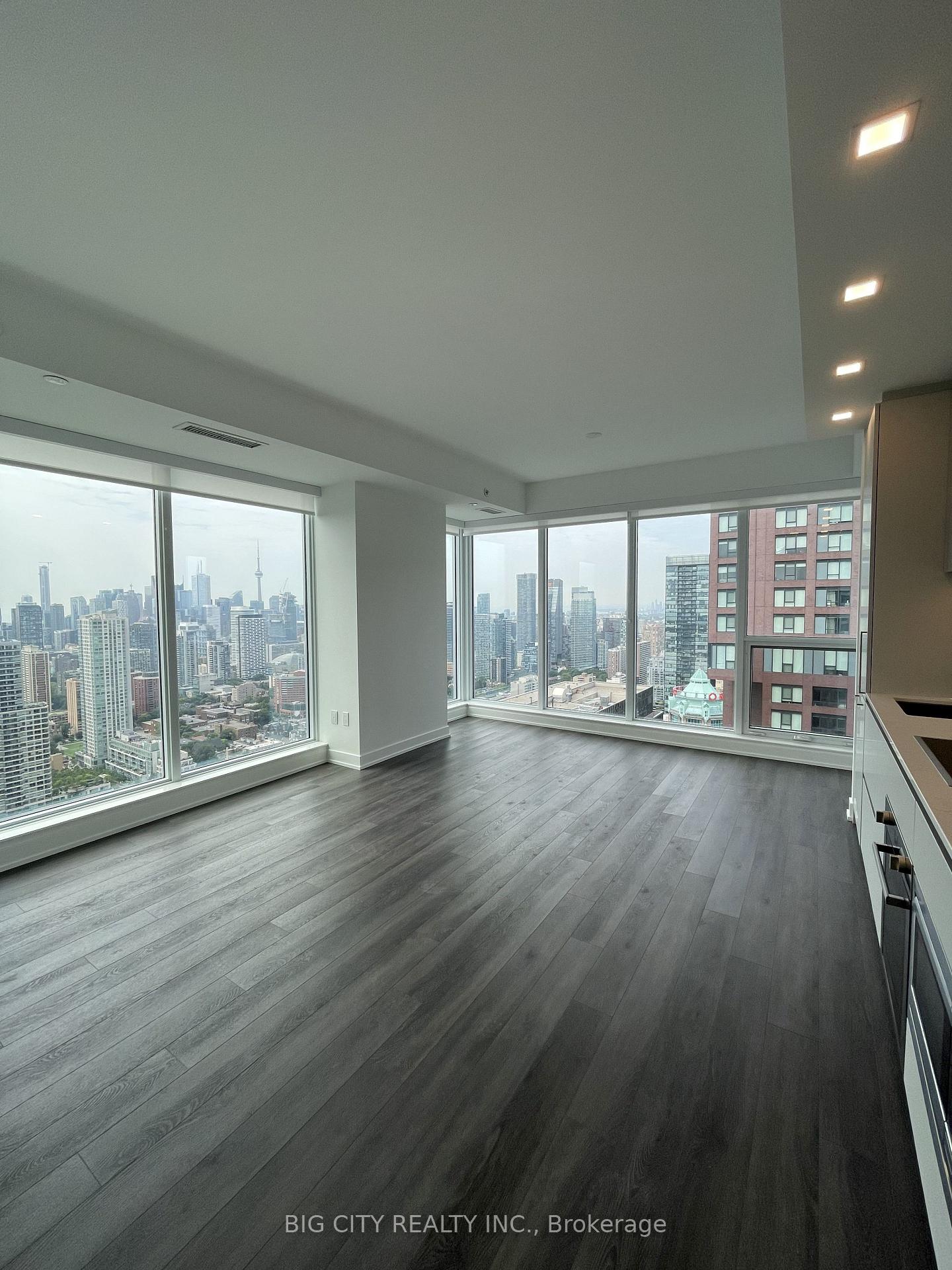 Photo 7 of Unit 4402, 609 Sherbourne Street, Toronto, North St. James Town — HOMEH