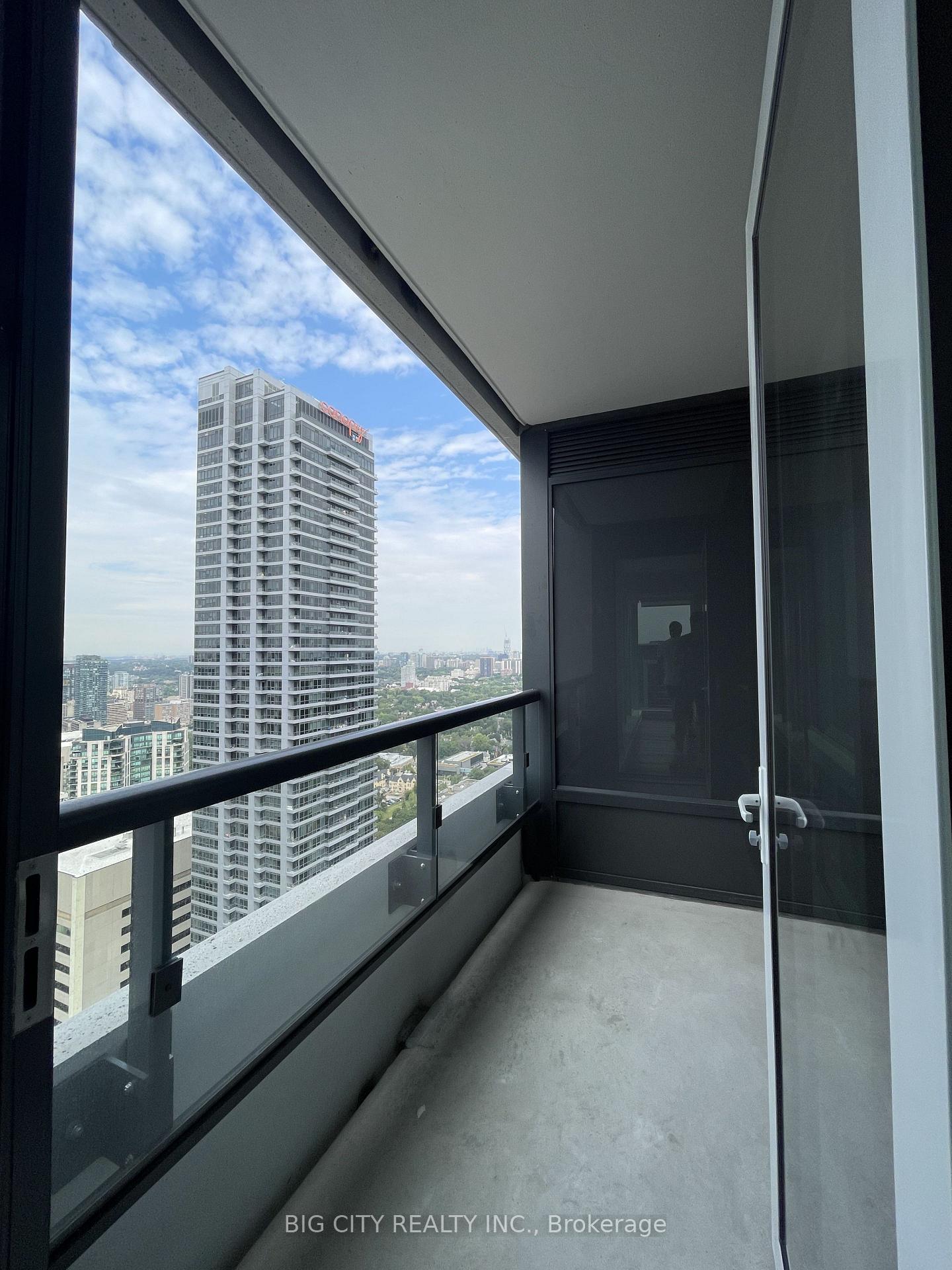 Photo 9 of Unit 4402, 609 Sherbourne Street, Toronto, North St. James Town — HOMEH