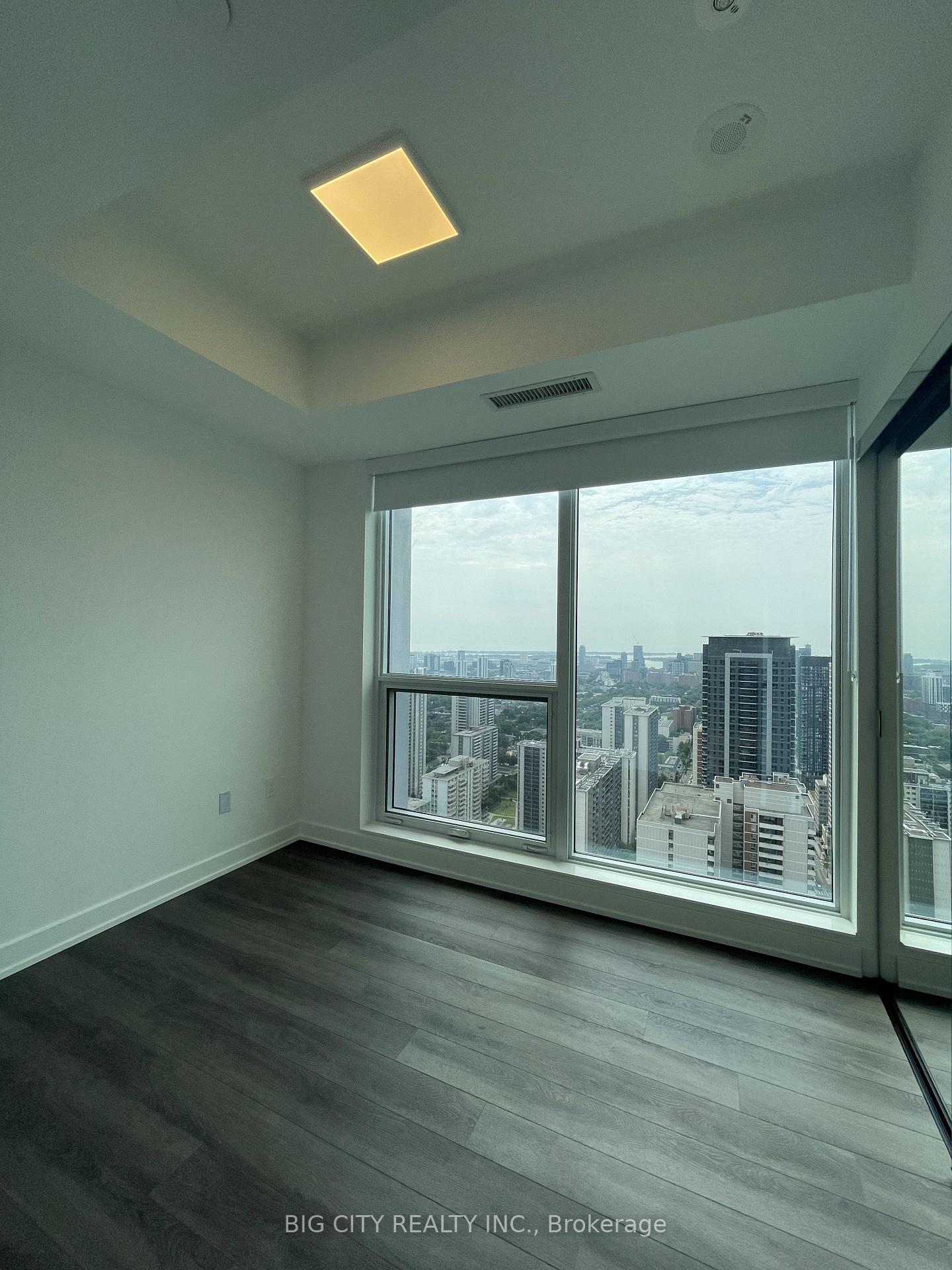 Photo 12 of Unit 4402, 609 Sherbourne Street, Toronto, North St. James Town — HOMEH