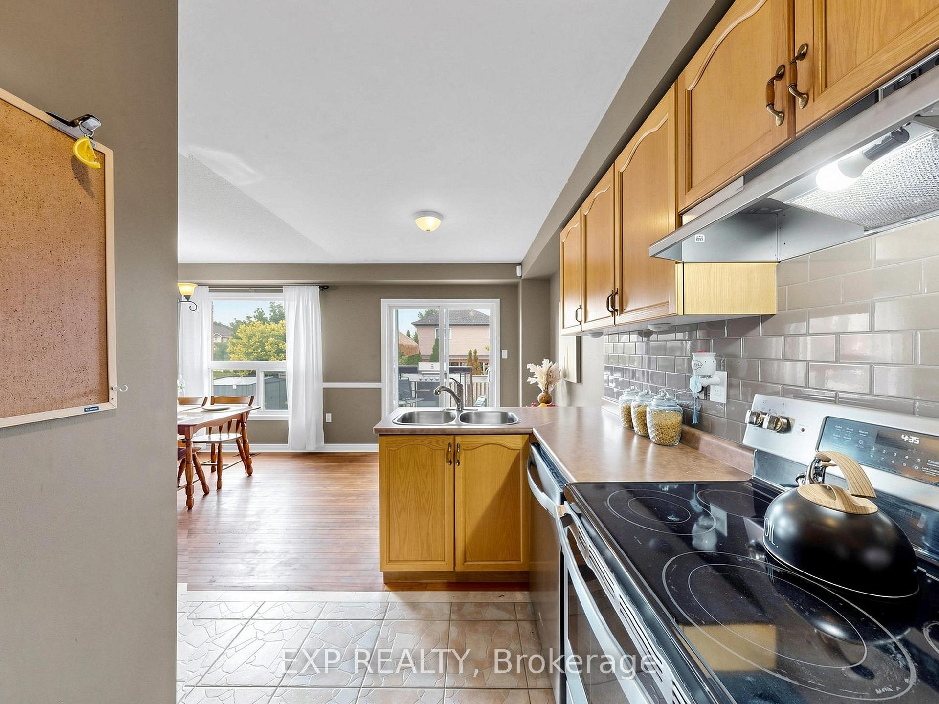 Photo 14 of 33 Wrendale Crescent, Georgina, Keswick South — HOMEH