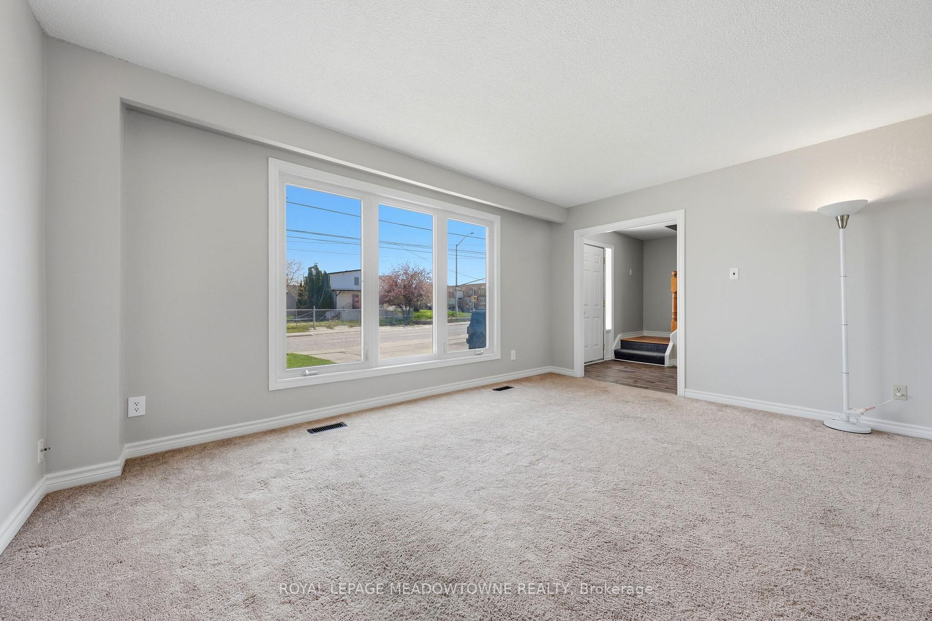 Photo 6 of 82 Maple Avenue, Halton Hills, Georgetown — HOMEH