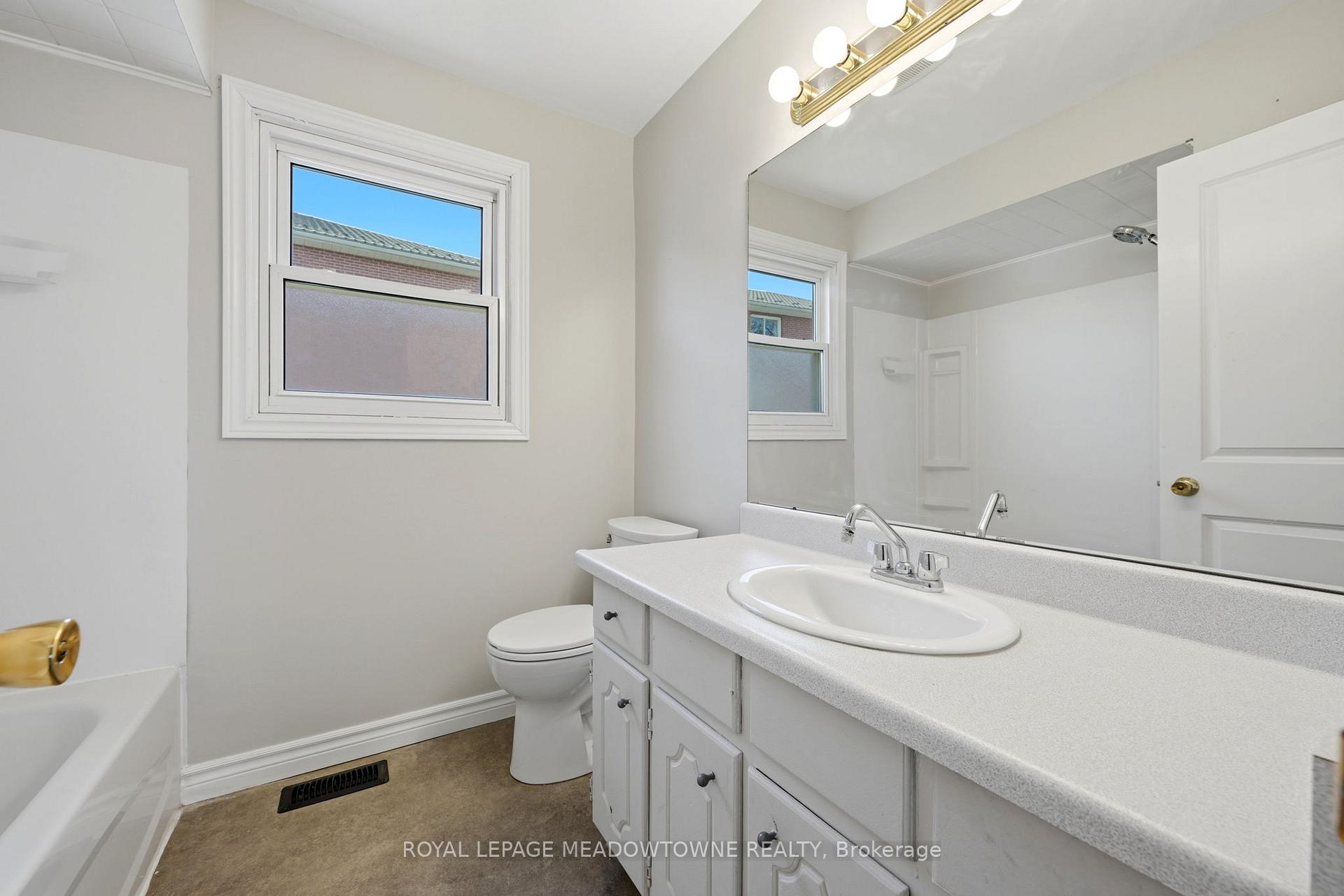 Photo 16 of 82 Maple Avenue, Halton Hills, Georgetown — HOMEH