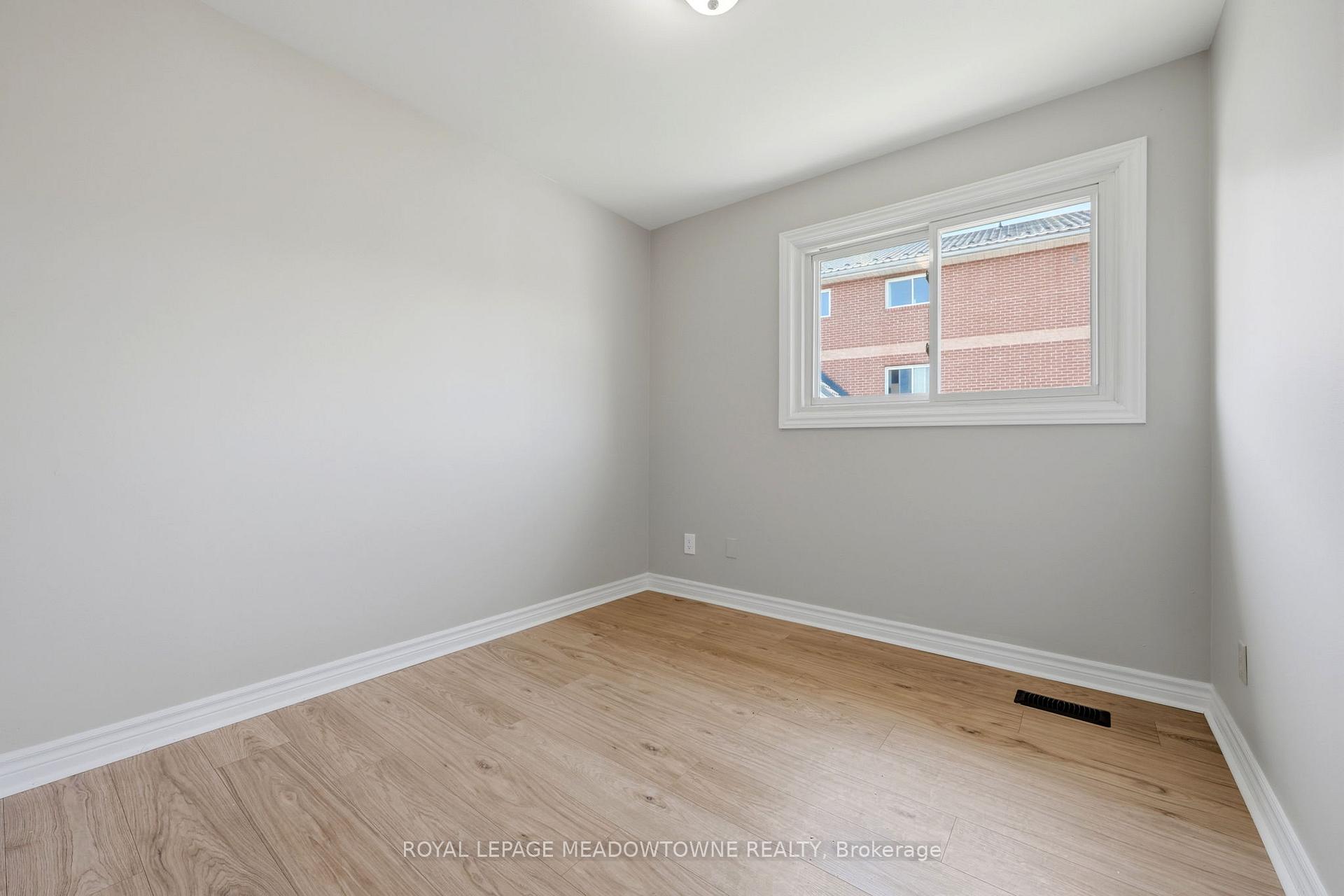 Photo 17 of 82 Maple Avenue, Halton Hills, Georgetown — HOMEH