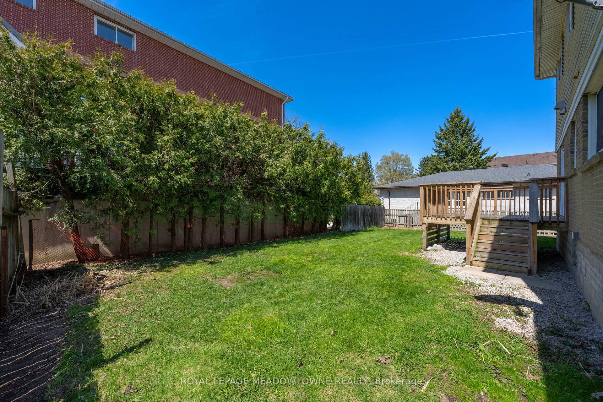 Photo 19 of 82 Maple Avenue, Halton Hills, Georgetown — HOMEH