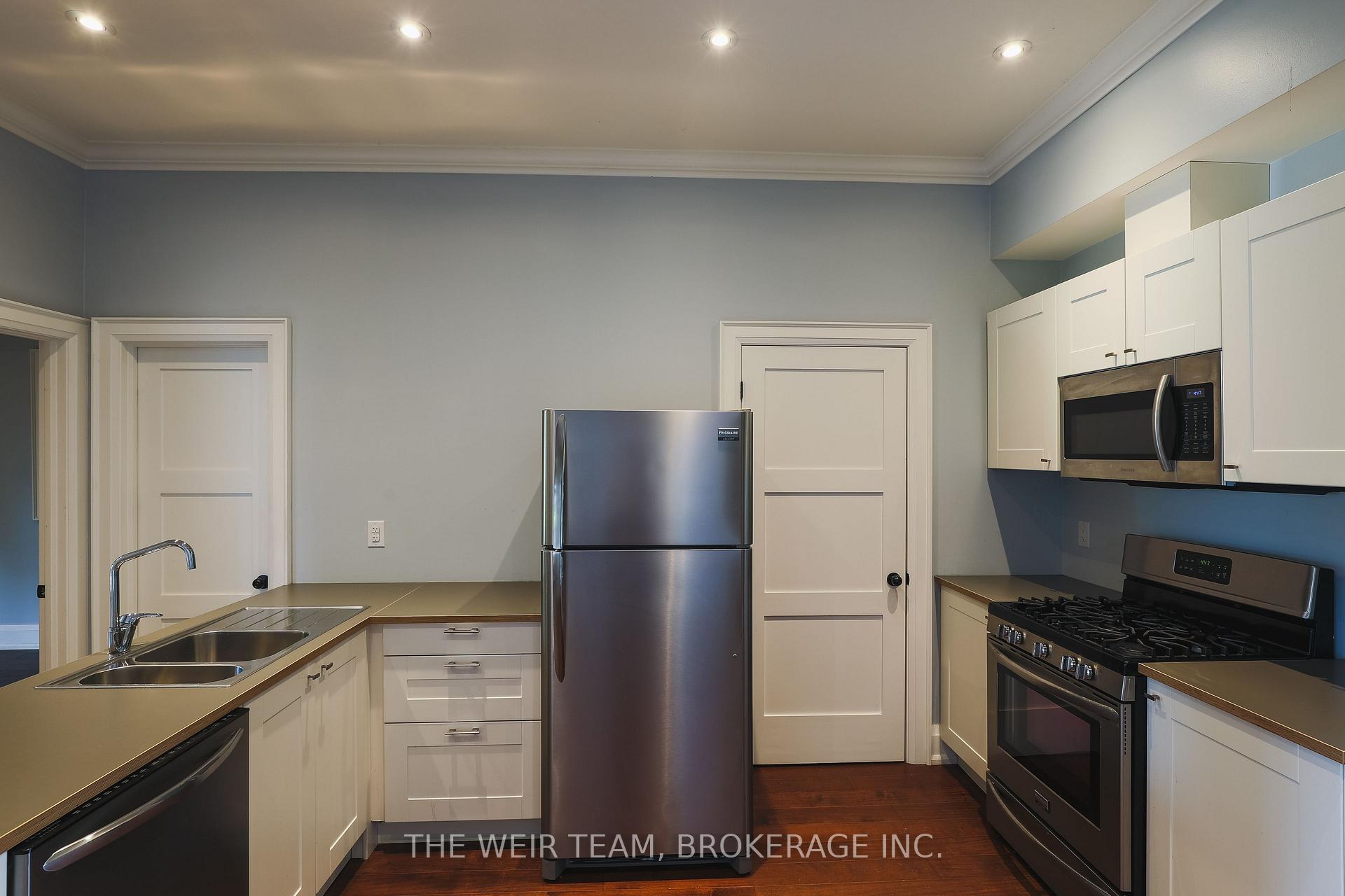 Photo 8 of Unit Main, 672 Broadview Avenue, Toronto, North Riverdale — HOMEH