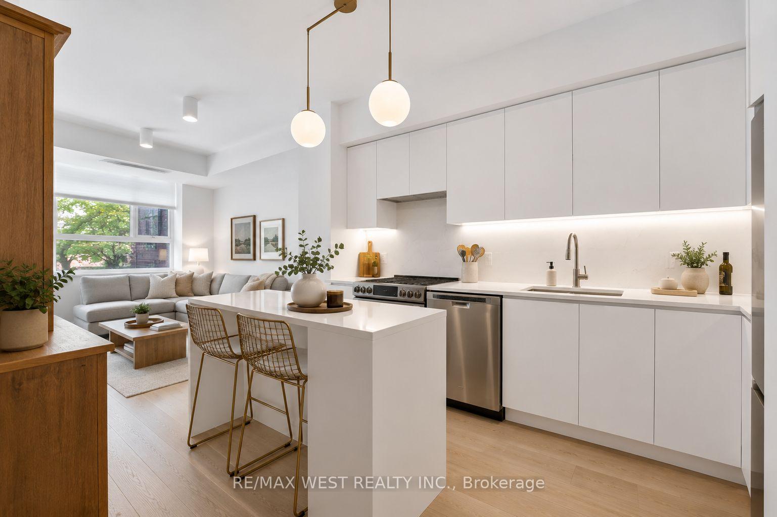 Photo 3 of Unit 215, 601 Kingston Road, Toronto, The Beaches — HOMEH