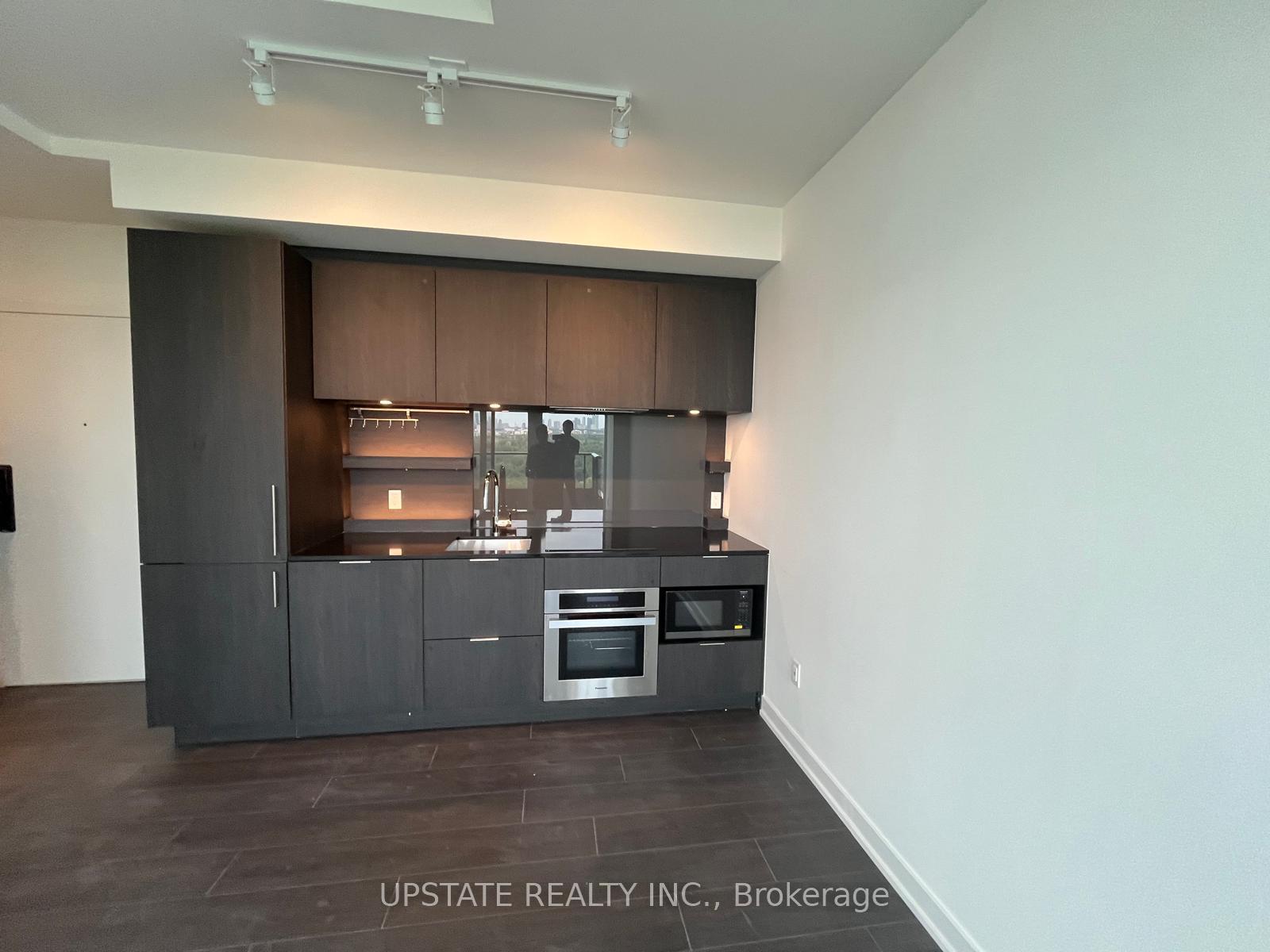 Photo 3 of Unit 2008, 28 Ann Street, Mississauga, Port Credit — HOMEH