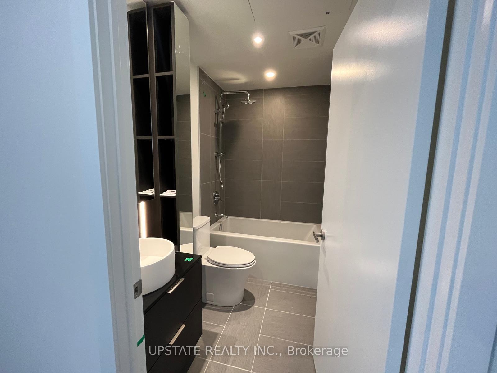 Photo 7 of Unit 2008, 28 Ann Street, Mississauga, Port Credit — HOMEH