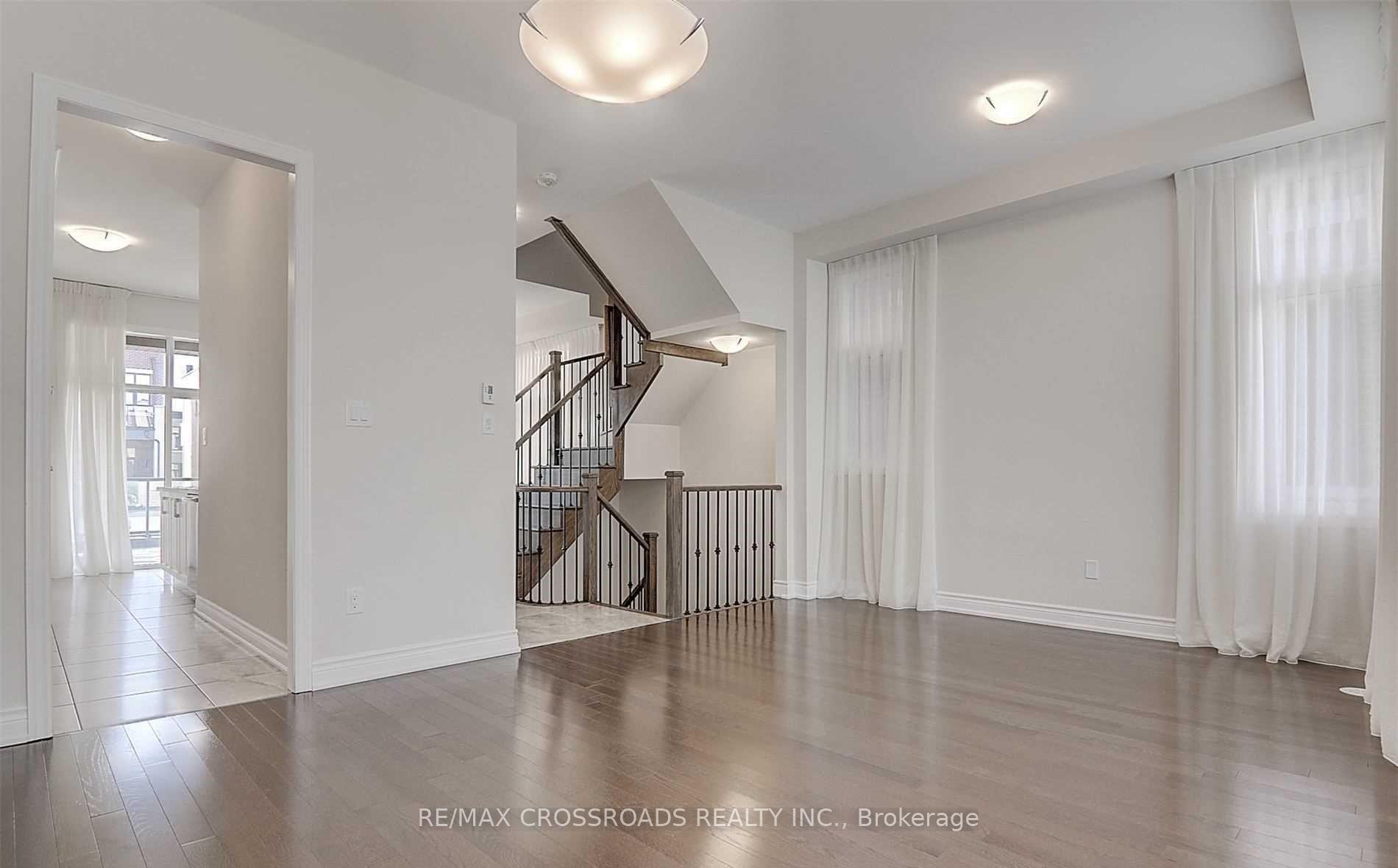 Photo 6 of 35 Carrville Woods Circle, Vaughan, Patterson — HOMEH