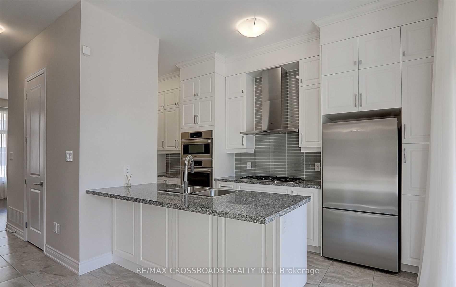 Photo 7 of 35 Carrville Woods Circle, Vaughan, Patterson — HOMEH