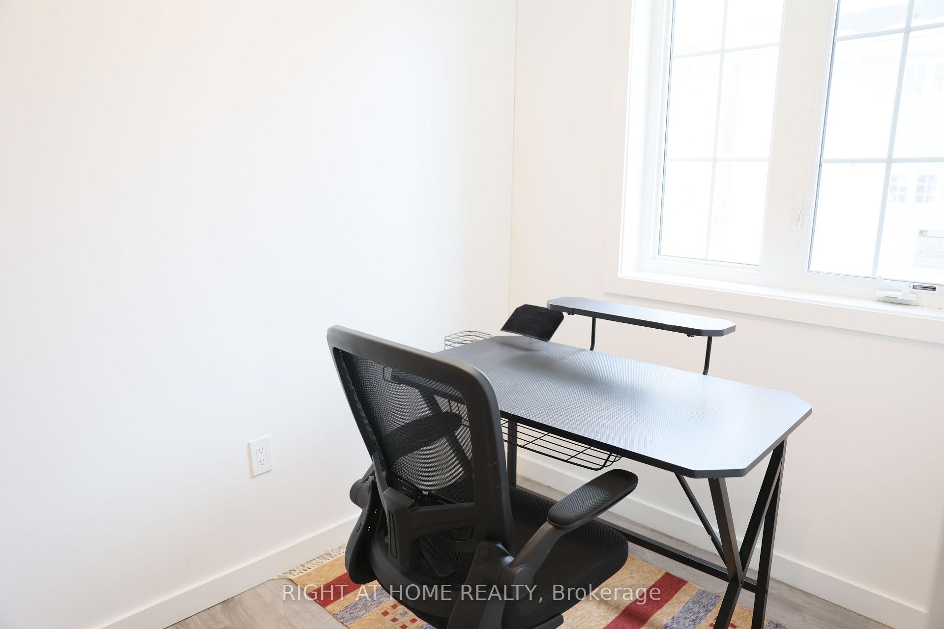 Photo 18 of Unit 32, 100 Highriver Trail, Welland, Broadway — HOMEH