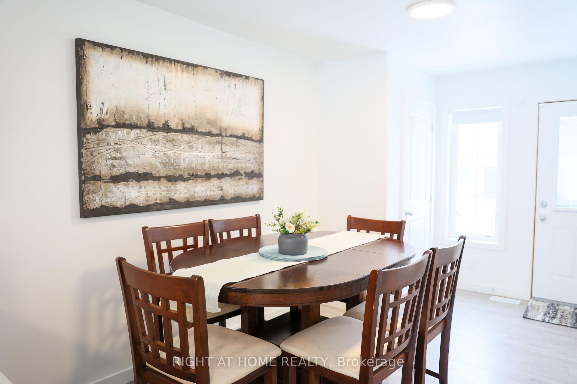 Photo 11 of Unit 32, 100 Highriver Trail, Welland, Broadway — HOMEH