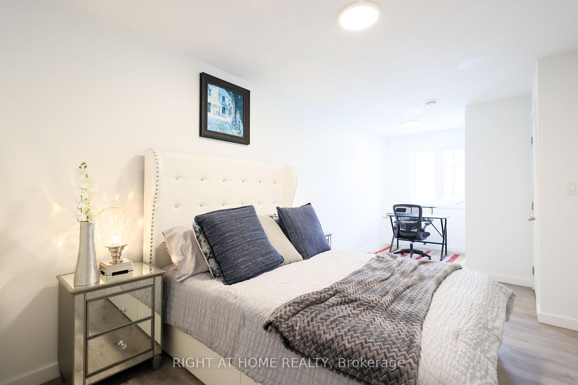 Photo 23 of Unit 32, 100 Highriver Trail, Welland, Broadway — HOMEH