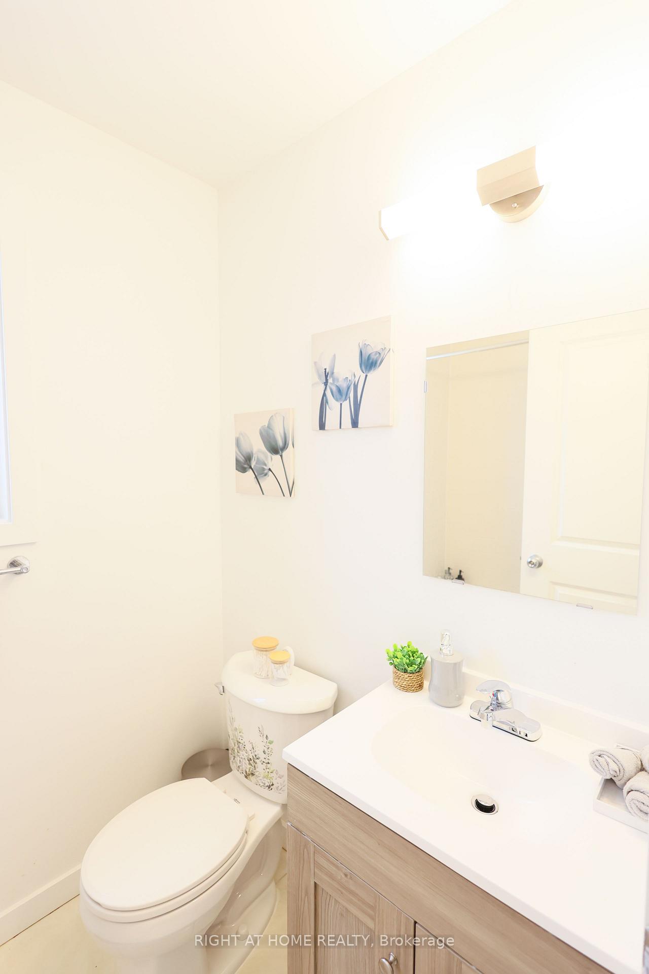 Photo 24 of Unit 32, 100 Highriver Trail, Welland, Broadway — HOMEH