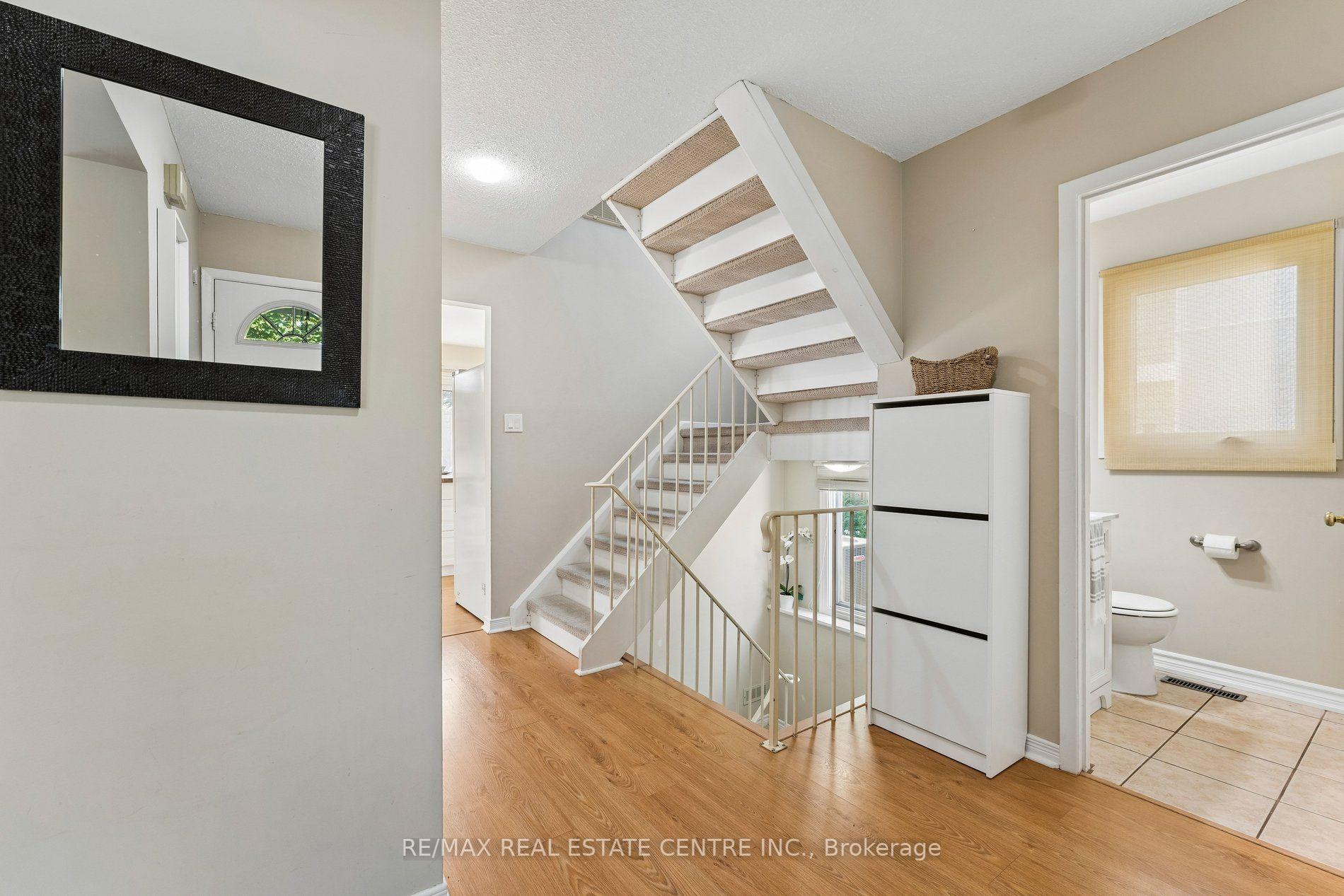 Photo 6 of 29 Blueridge Square, Brampton, Heart Lake West — HOMEH