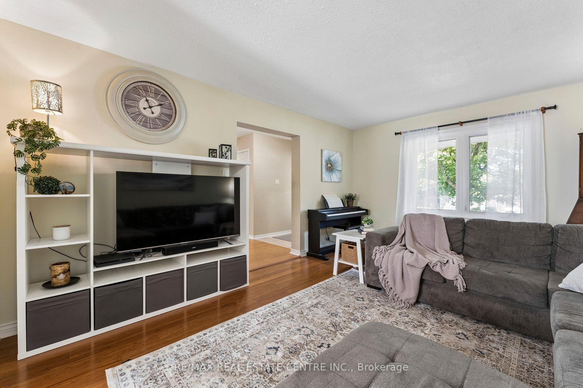 Photo 9 of 29 Blueridge Square, Brampton, Heart Lake West — HOMEH