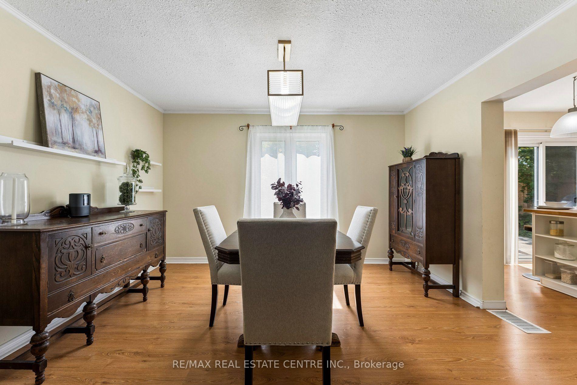 Photo 10 of 29 Blueridge Square, Brampton, Heart Lake West — HOMEH
