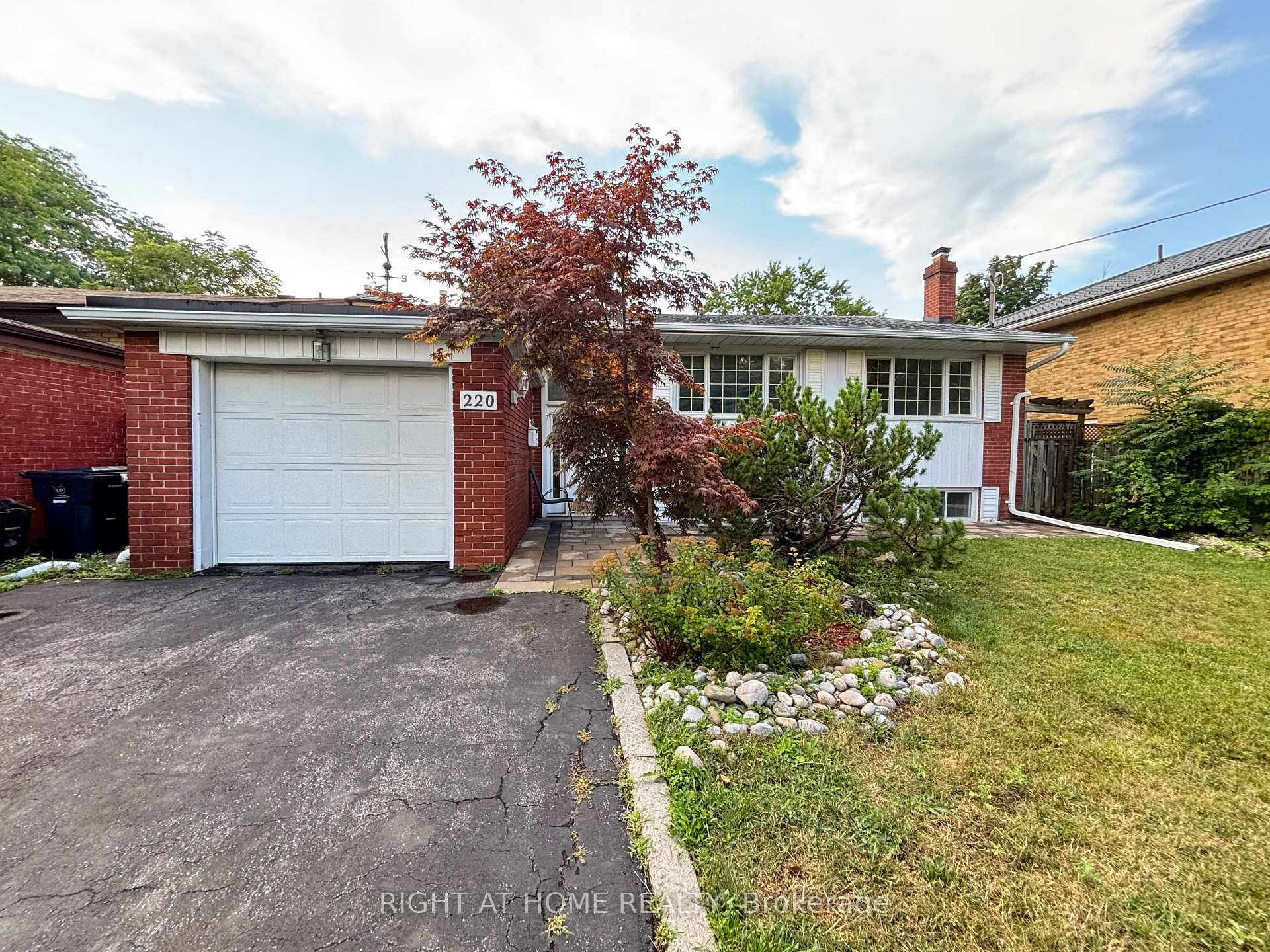Photo 1 of 220 Newton Drive, North York, Newtonbrook East — HOMEH