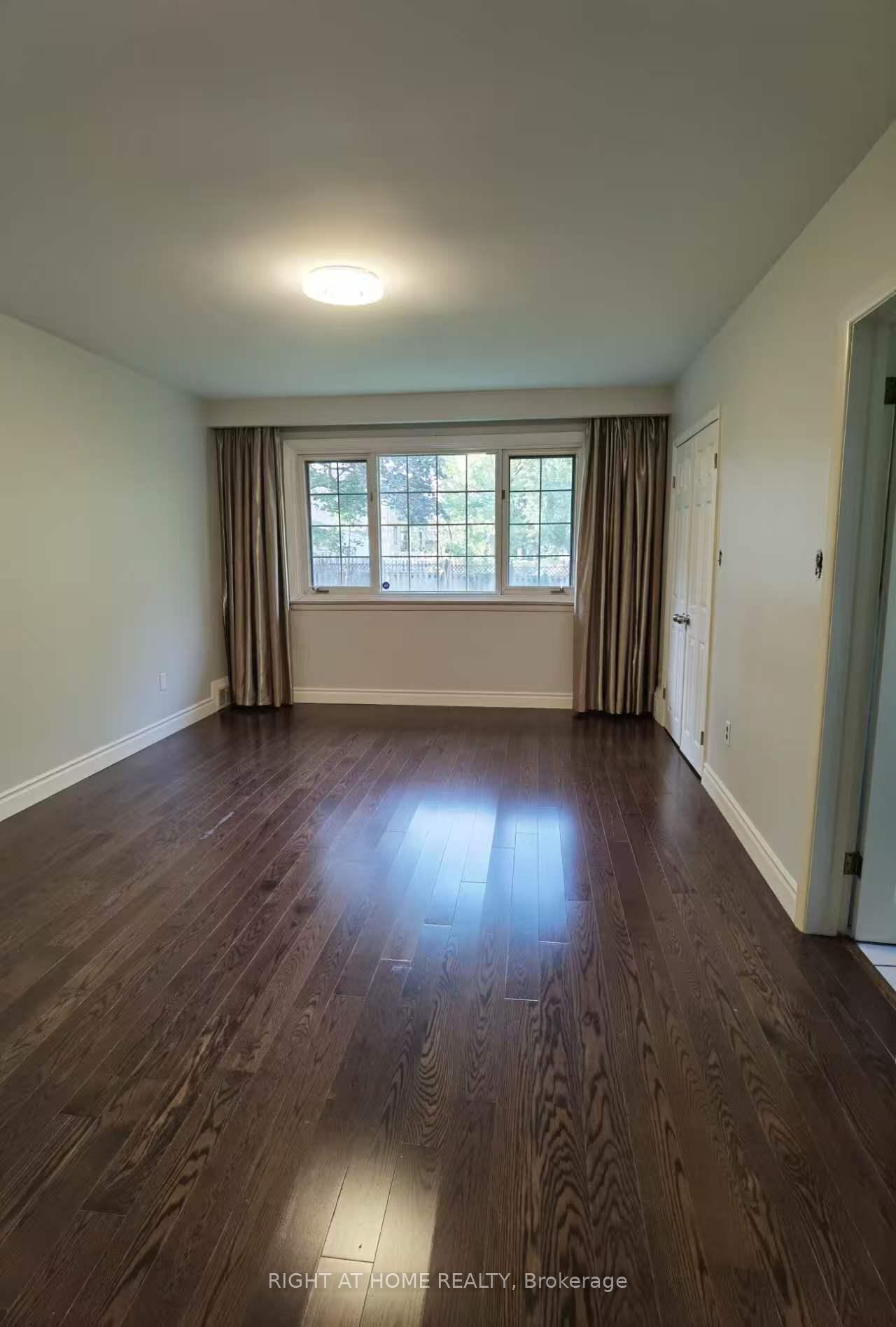 Photo 6 of 220 Newton Drive, North York, Newtonbrook East — HOMEH