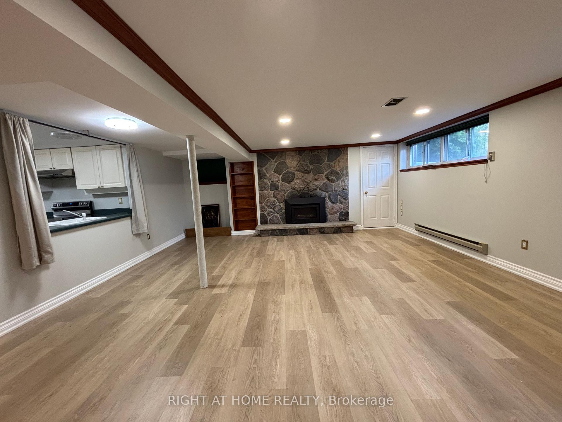Photo 11 of 220 Newton Drive, North York, Newtonbrook East — HOMEH