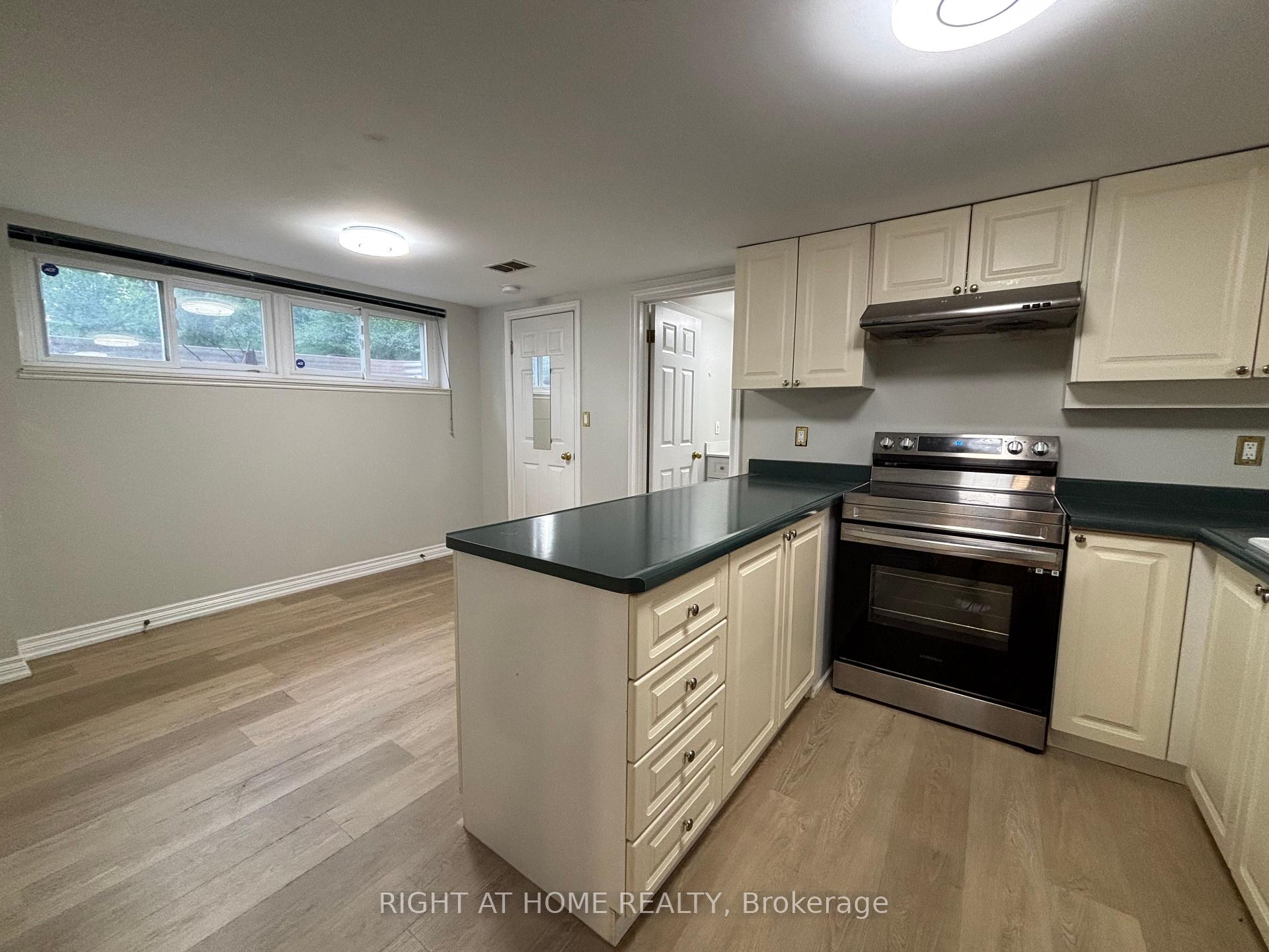 Photo 14 of 220 Newton Drive, North York, Newtonbrook East — HOMEH