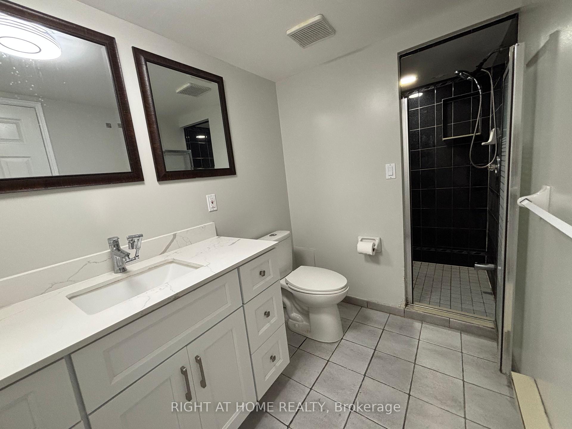 Photo 16 of 220 Newton Drive, North York, Newtonbrook East — HOMEH