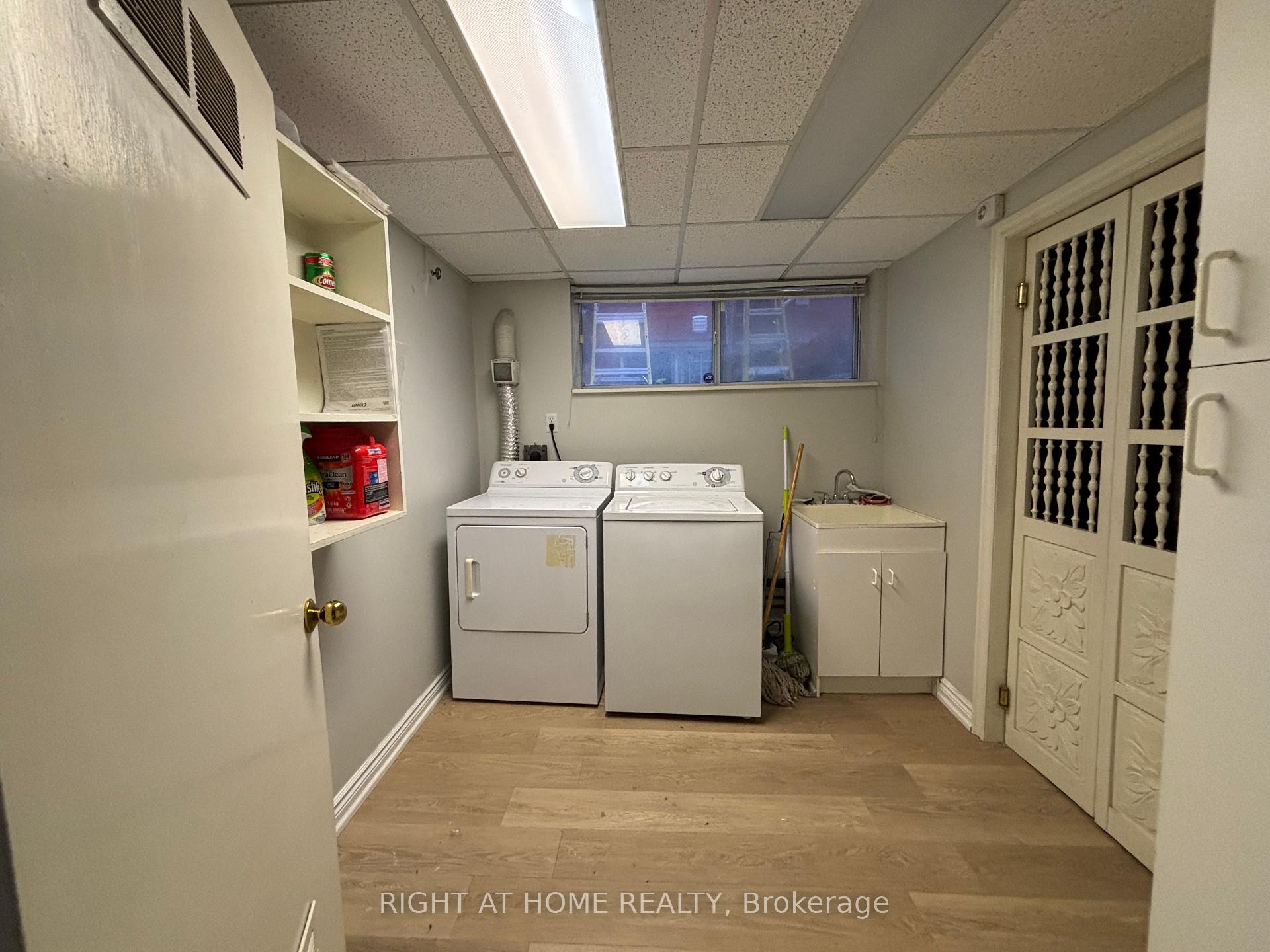 Photo 18 of 220 Newton Drive, North York, Newtonbrook East — HOMEH