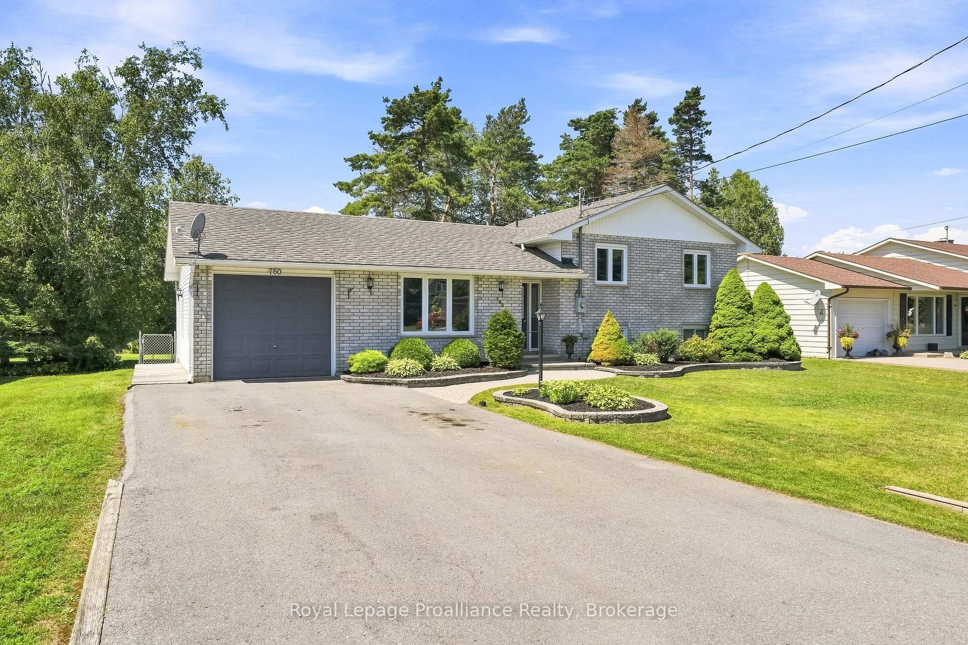 Photo 2 of 180 Ontario Street, Brighton, Rural Brighton — HOMEH